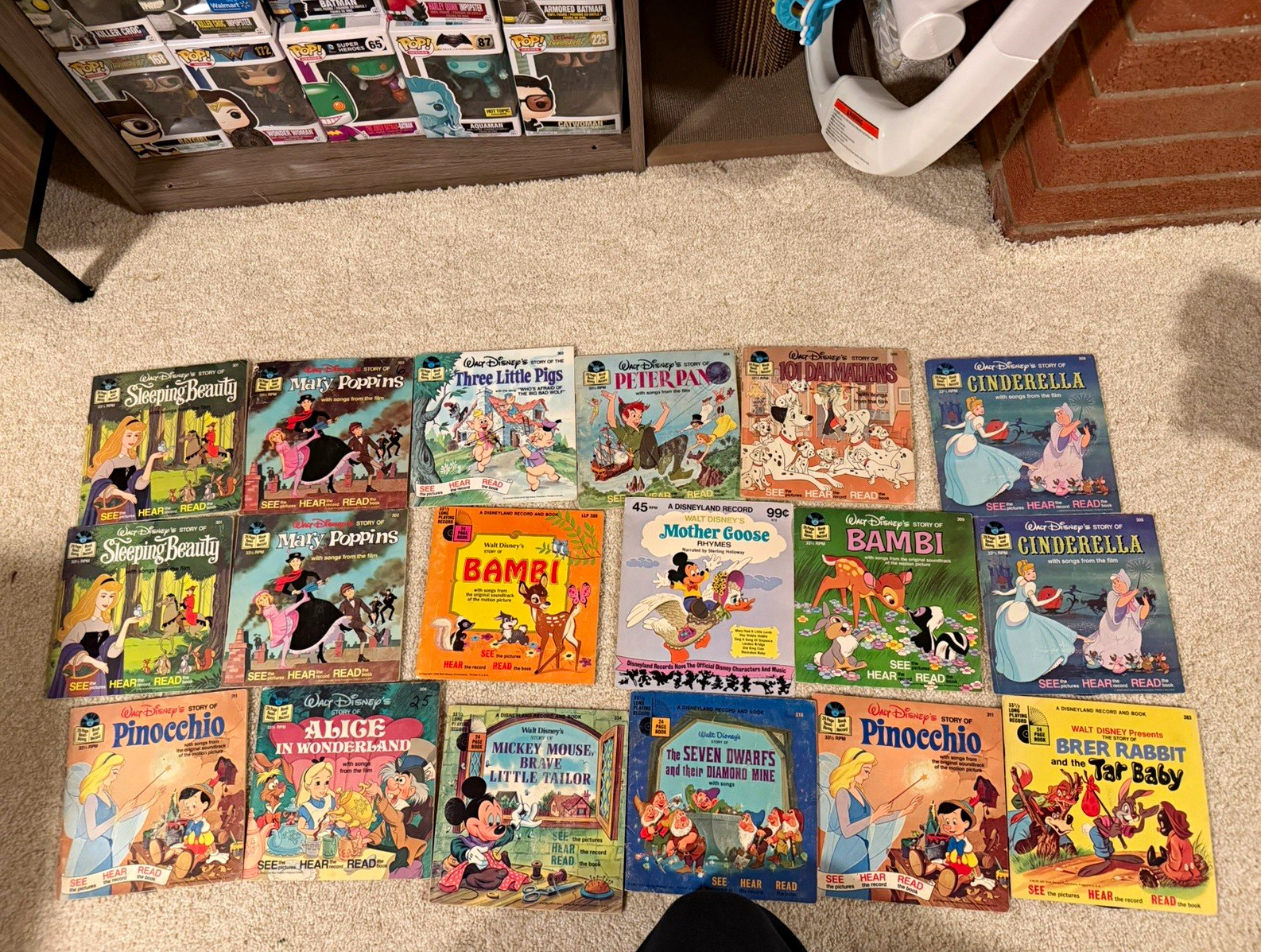 Disneyland Records/books  Disney 7\