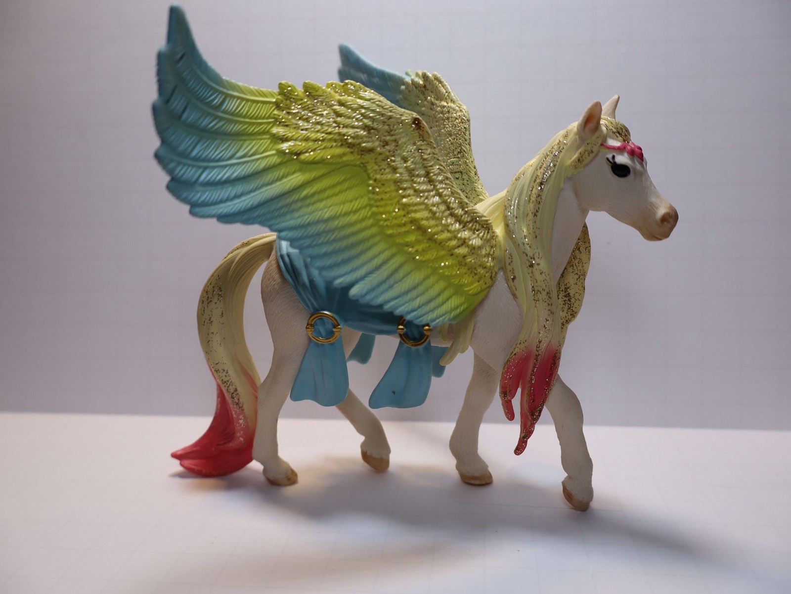 Schleich 2017 Bayala Fantasy White Pastel Glitter Pegasus Unicorn Figure Retired
