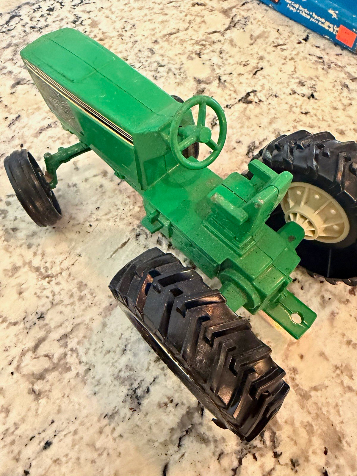 Vintage ERTL Farm Country Row Crop Tractor 1:16 Green Diecast #4194 No Box