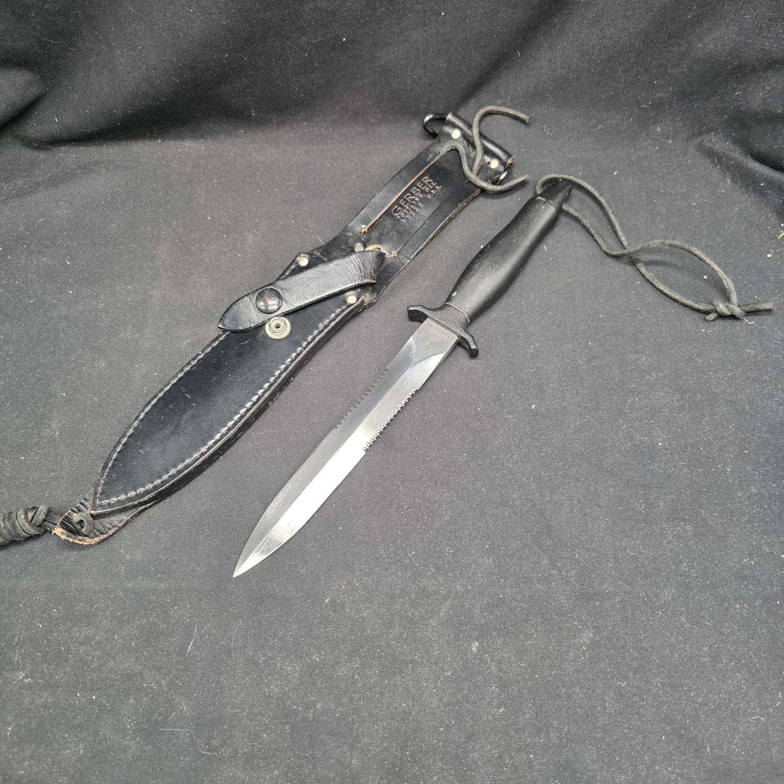 Vintage Gerber Mark II fixed blade knife, made in Portland Oregon, Serial 097906
