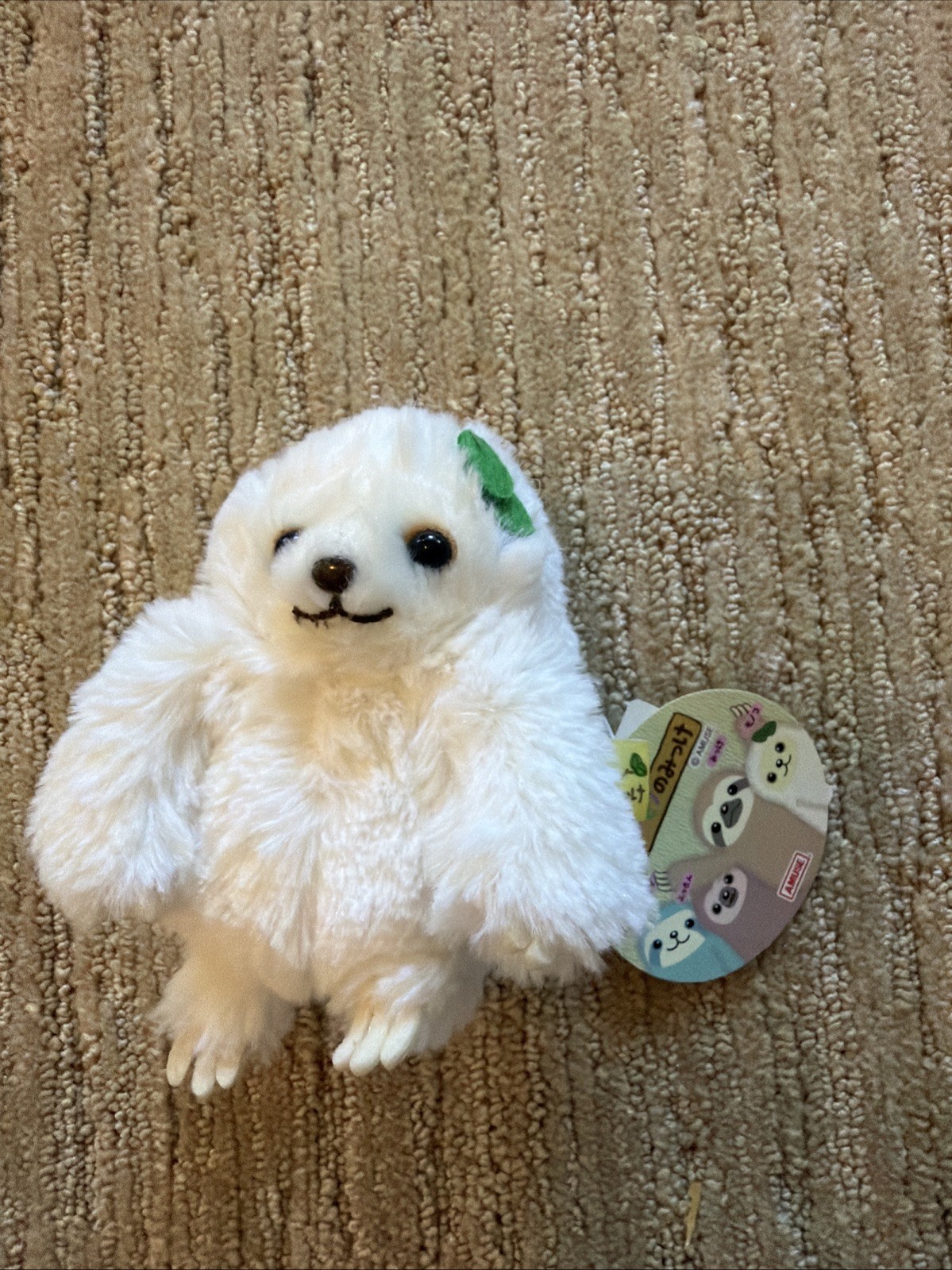 Amuse - Sloth White with Green Flower Monoko Keychain Plush