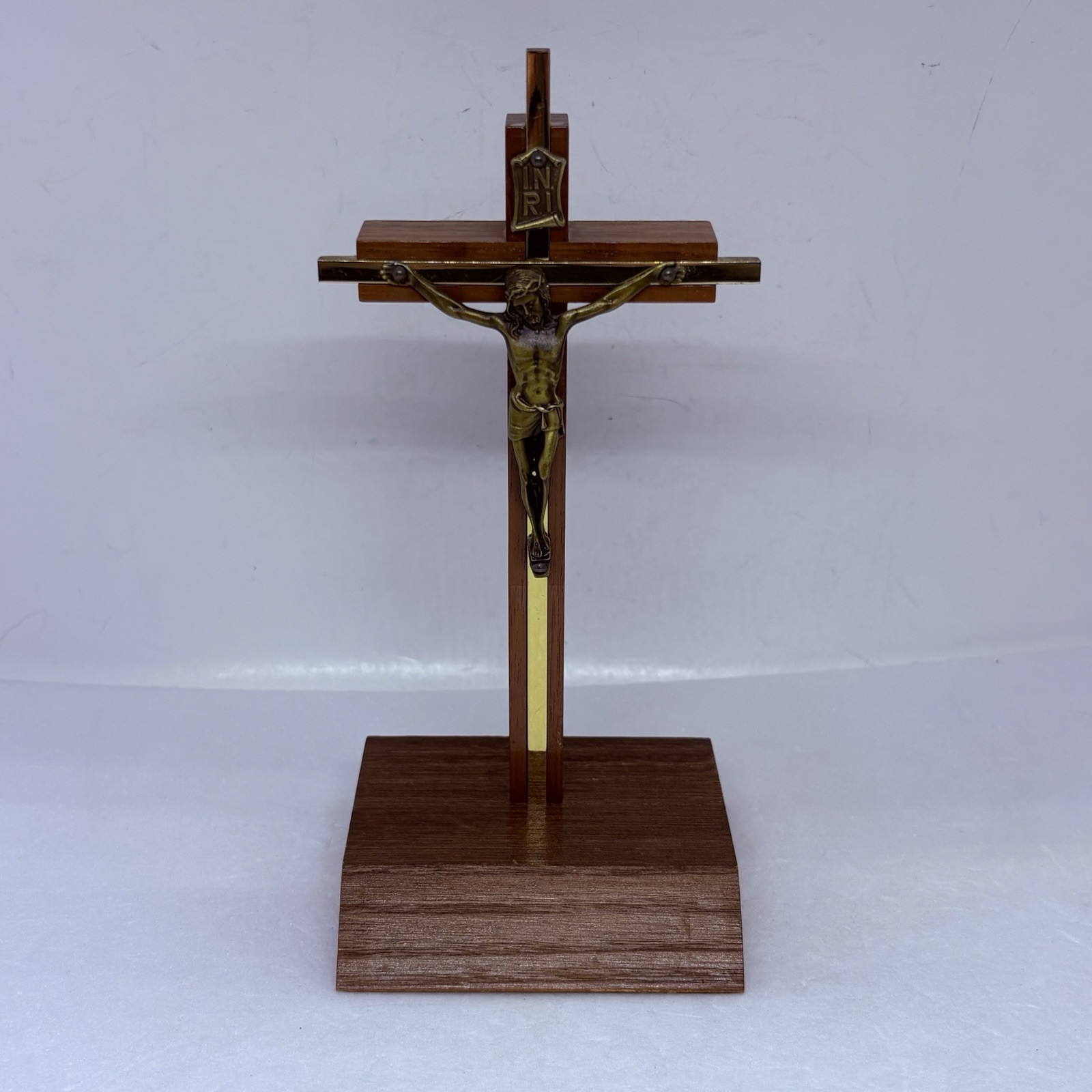 Vintage 1970s Brass Crucifix Wood Base Tabletop Praying Icon 7.5” Art Decor 18