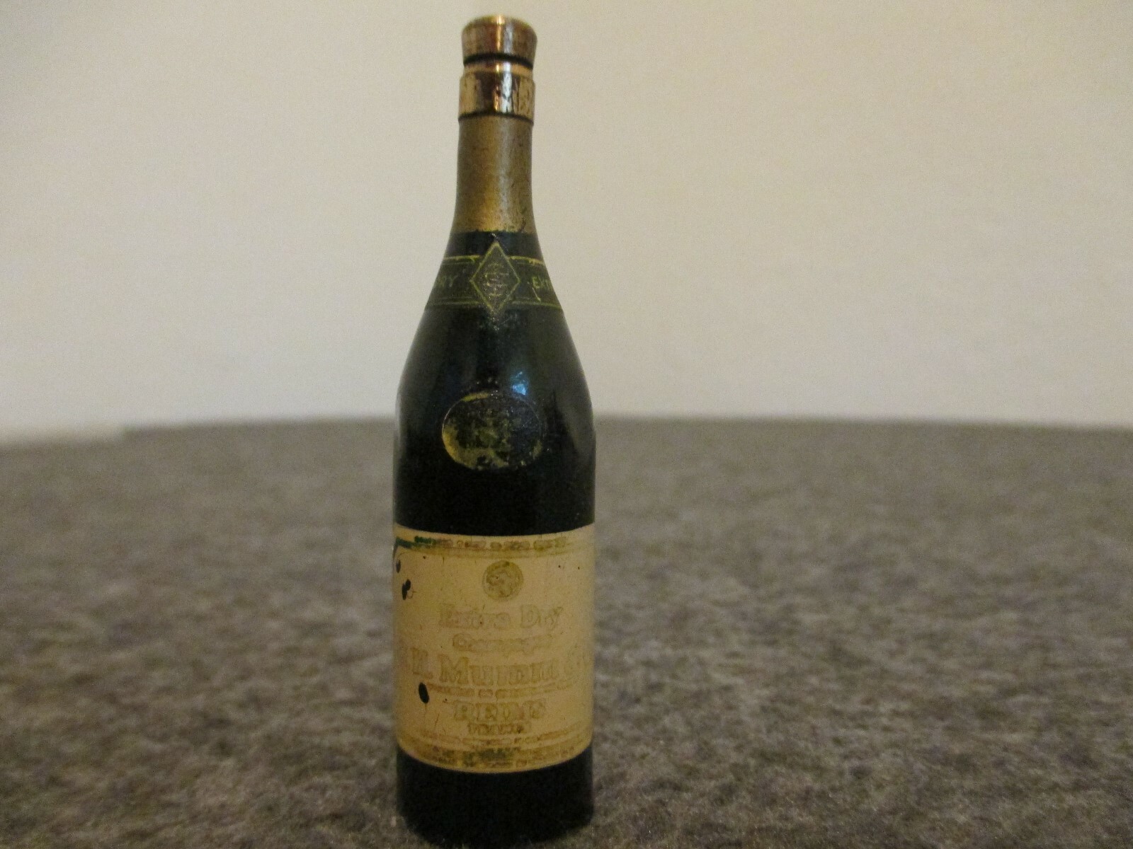 ANTIQUE G.H. MUMM & Co. CHAMPAGNE BOTTLE OPENER 1920\'s-40\'s COLLECTIBLE - 2.75\