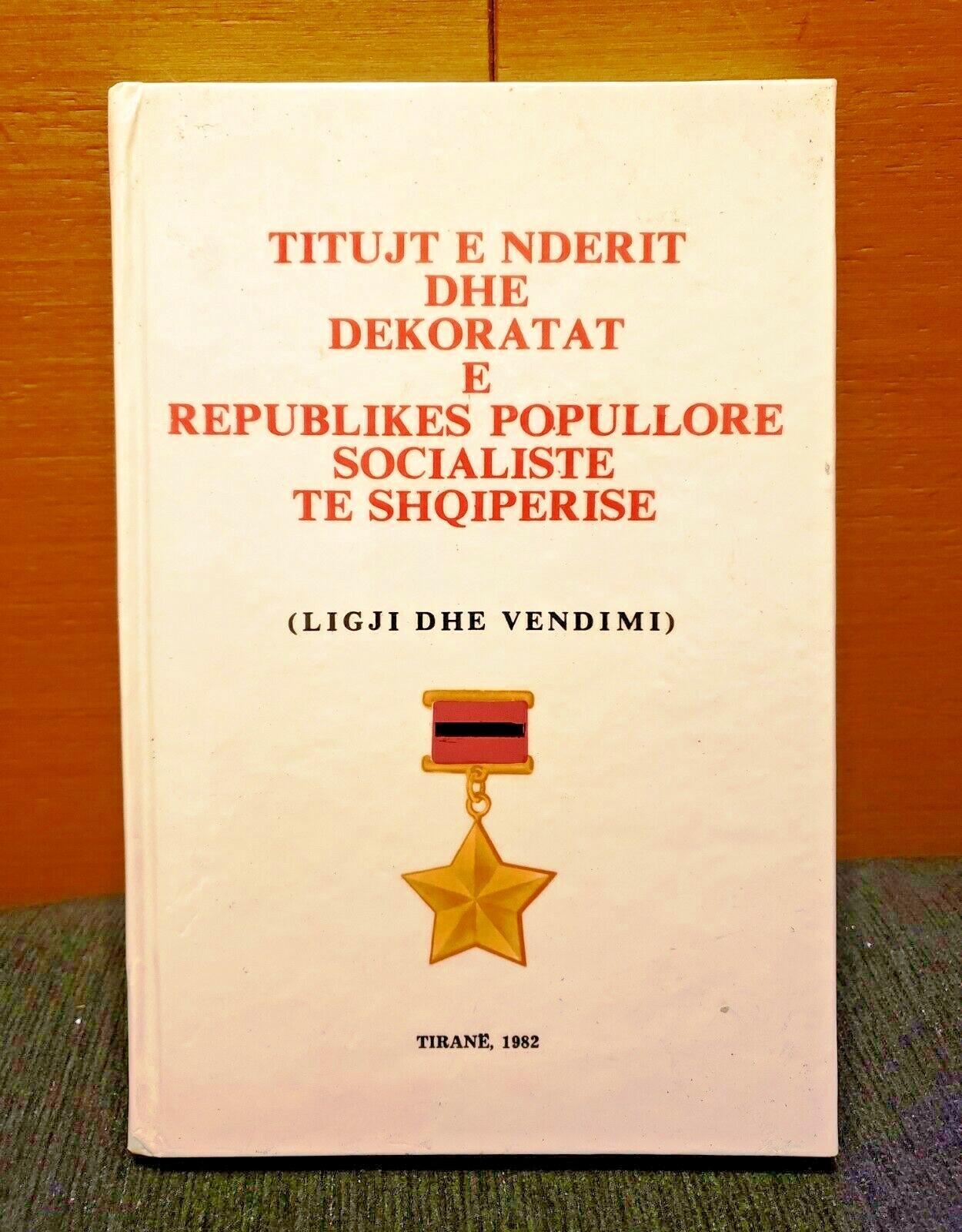 Albania Albanien Albanie 1982 Medal Orders Militaria Class Communist Era Book 