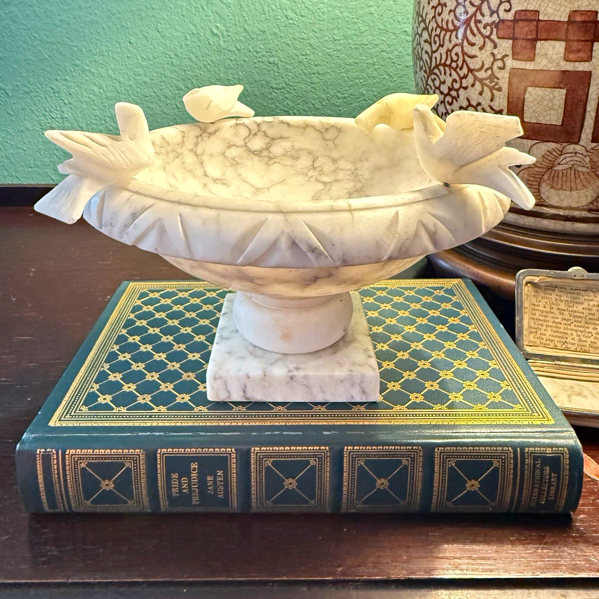 Large vintage hand carved Alabaster bird bath - made in Italy, with 4 birds