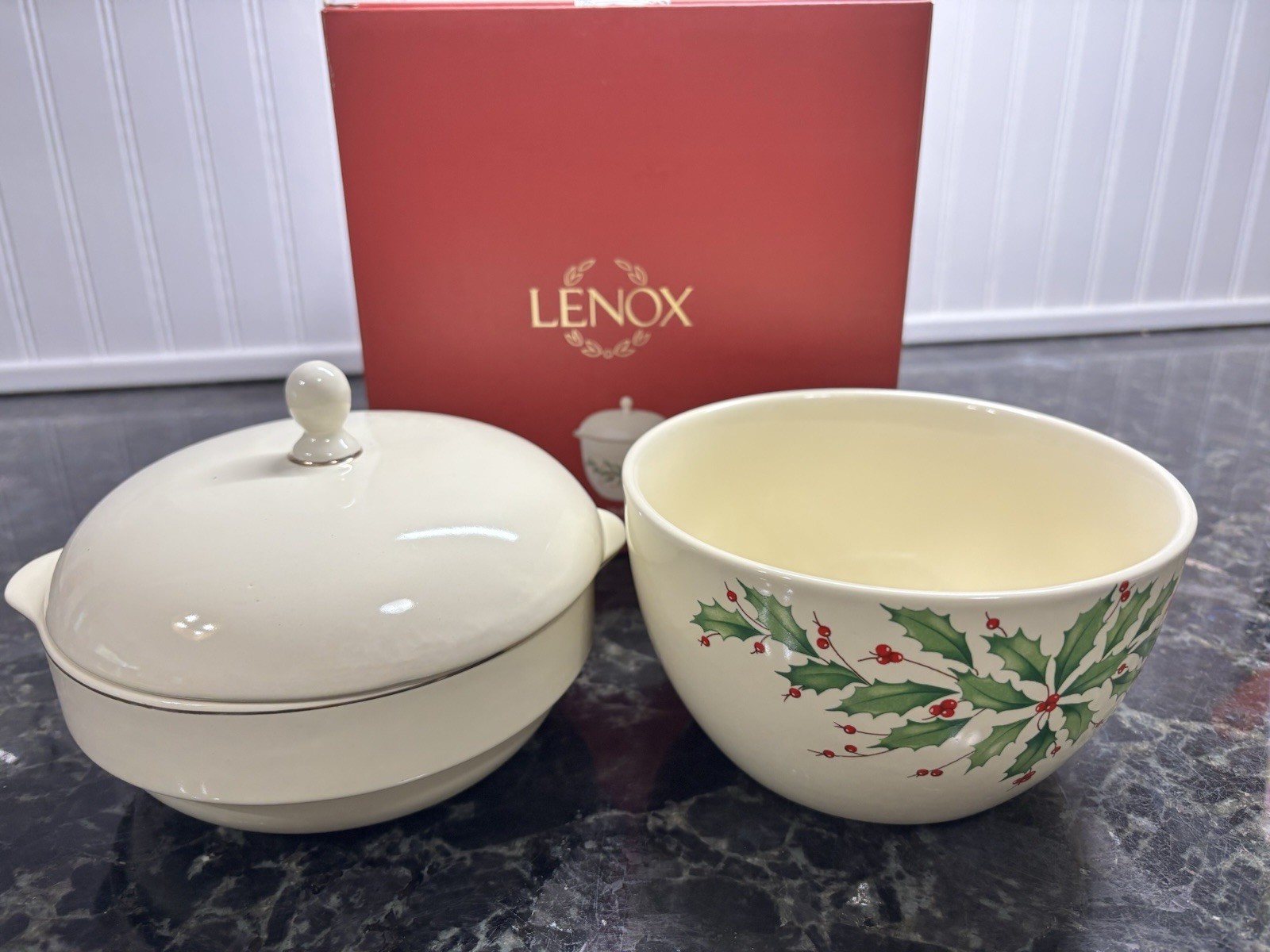Lenox Holiday Stackable Bowl 2 Piece Set Plus Lid Holly Berry Motif New