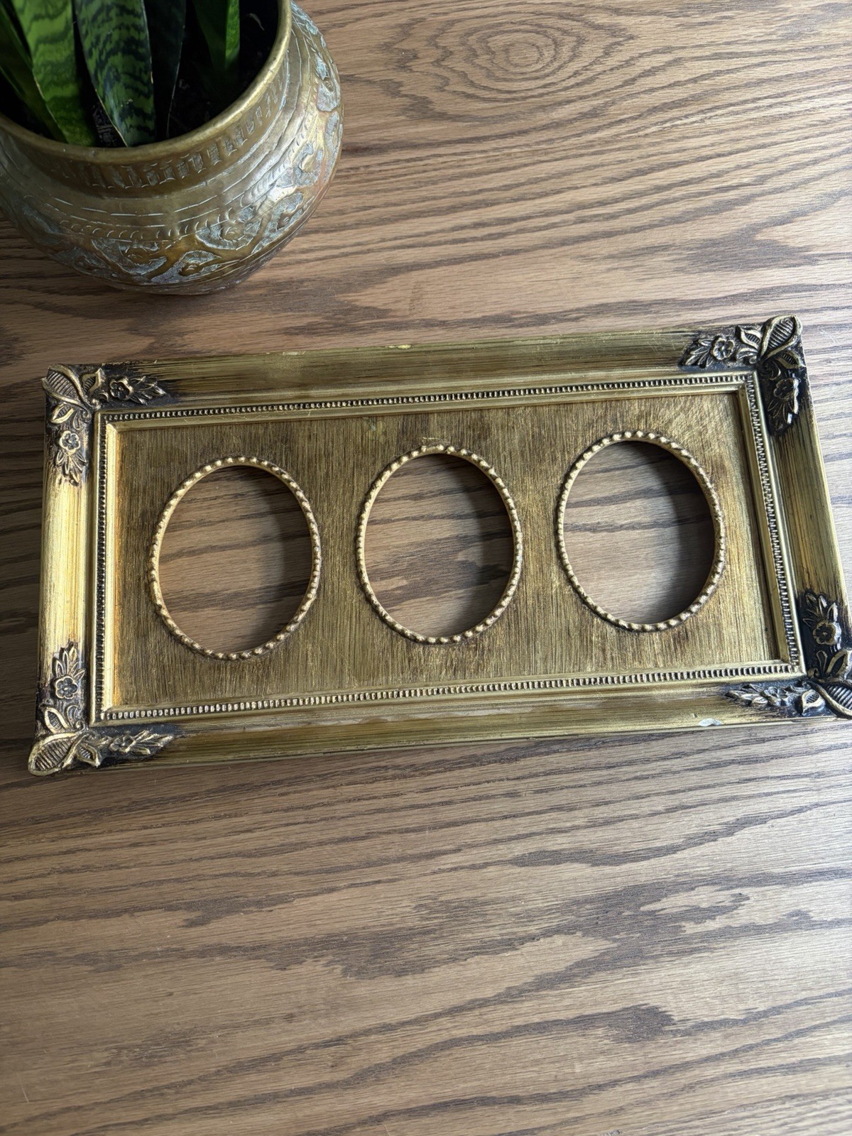 Vintage Ornate Victorian Gold Gilded Wooden Frame Oval Photo Frame
