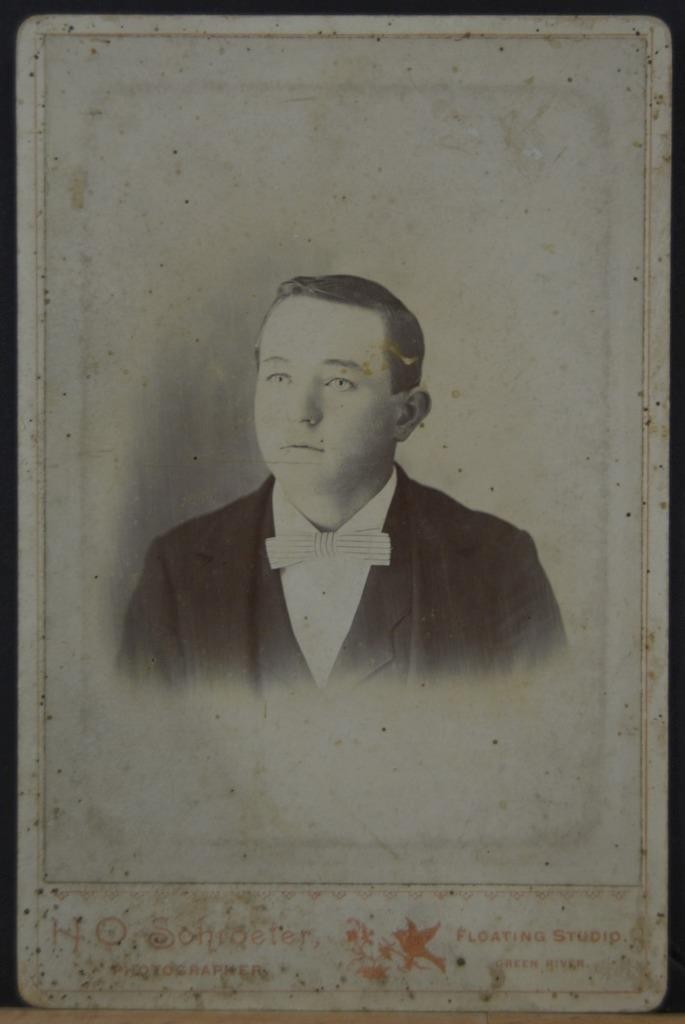 Antique CDV Photo of Male Great Eyes H.O. Schroeter Floating Studio Art 1890