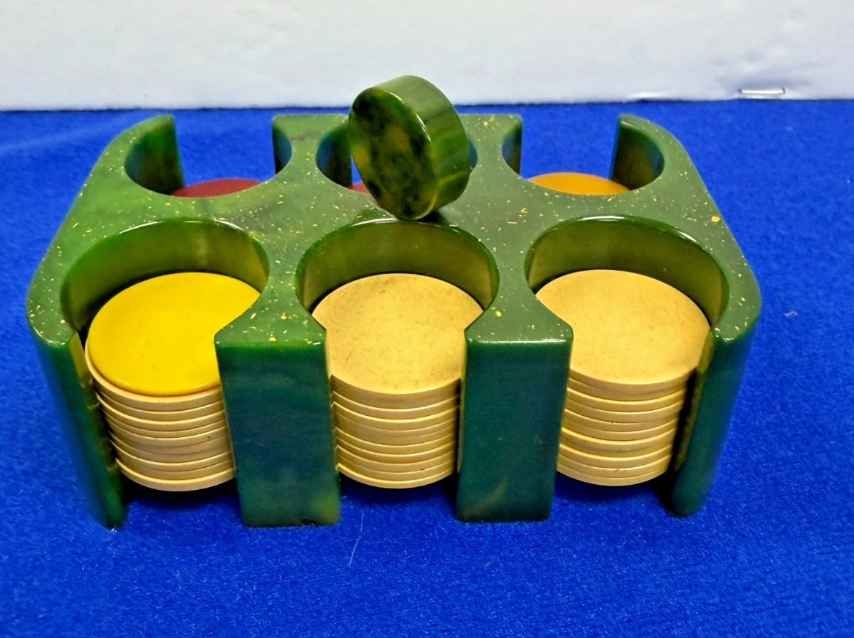 Vintage Green/Yellow Bakelite Catalin Travel Poker Caddy &Swirl Chips DS43
