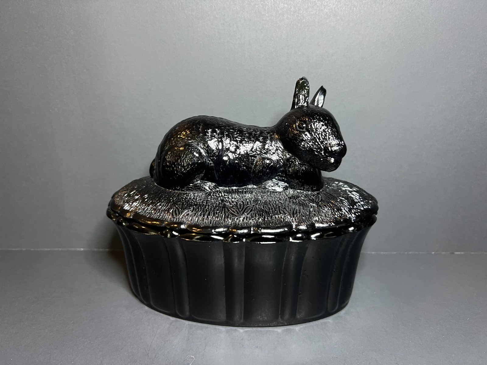VTG 1970s Rare Guernsey #654 Glossy Black Glass Bunny Rabbit Trinket Garden Dish