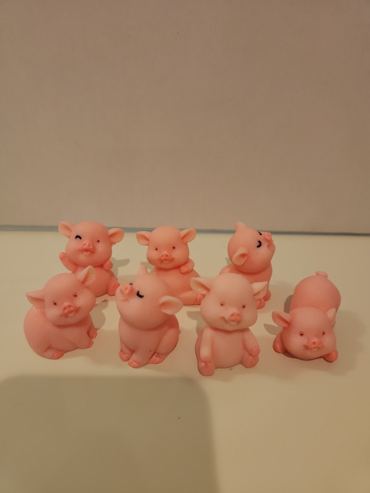 Lot of 7 Lucky Plastic Piggies. 1.5 Inches. NEW. ADORABLE COLLECTION.