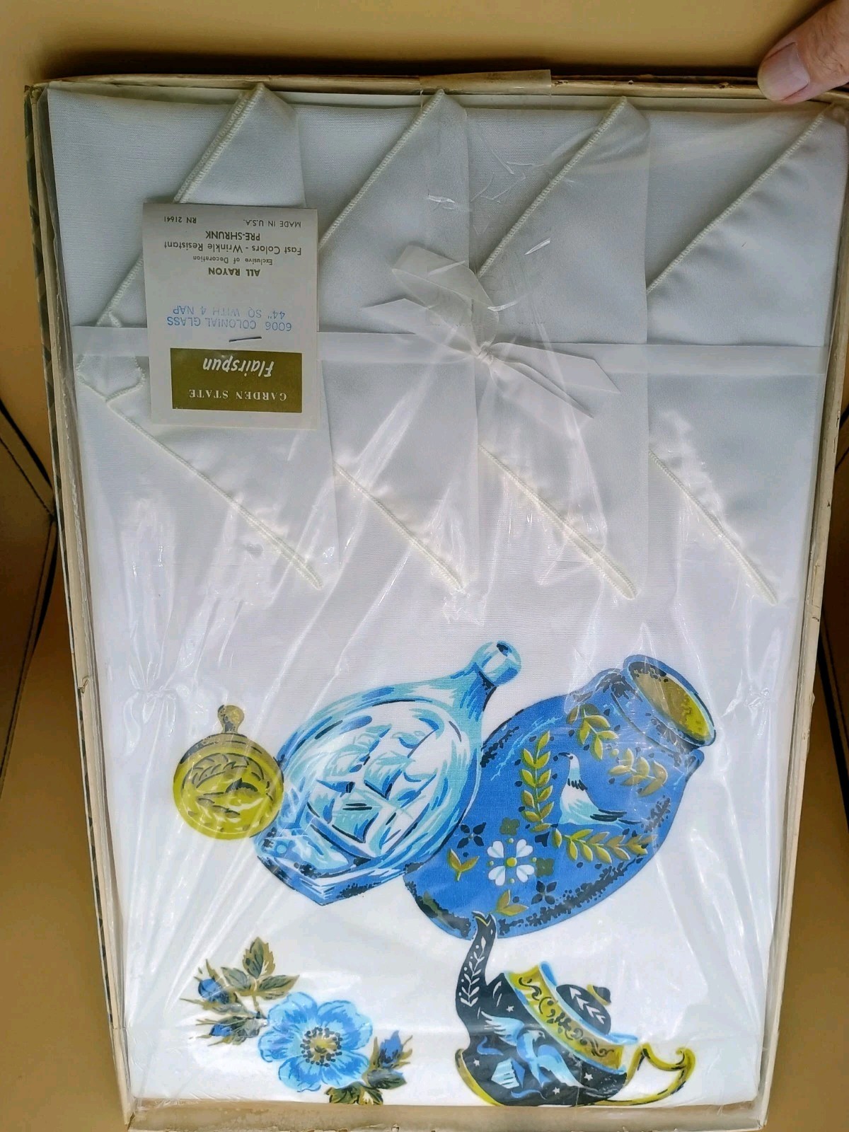 VTG MCM 5PC. Table Cloth Set NIP (Sealed) USA 