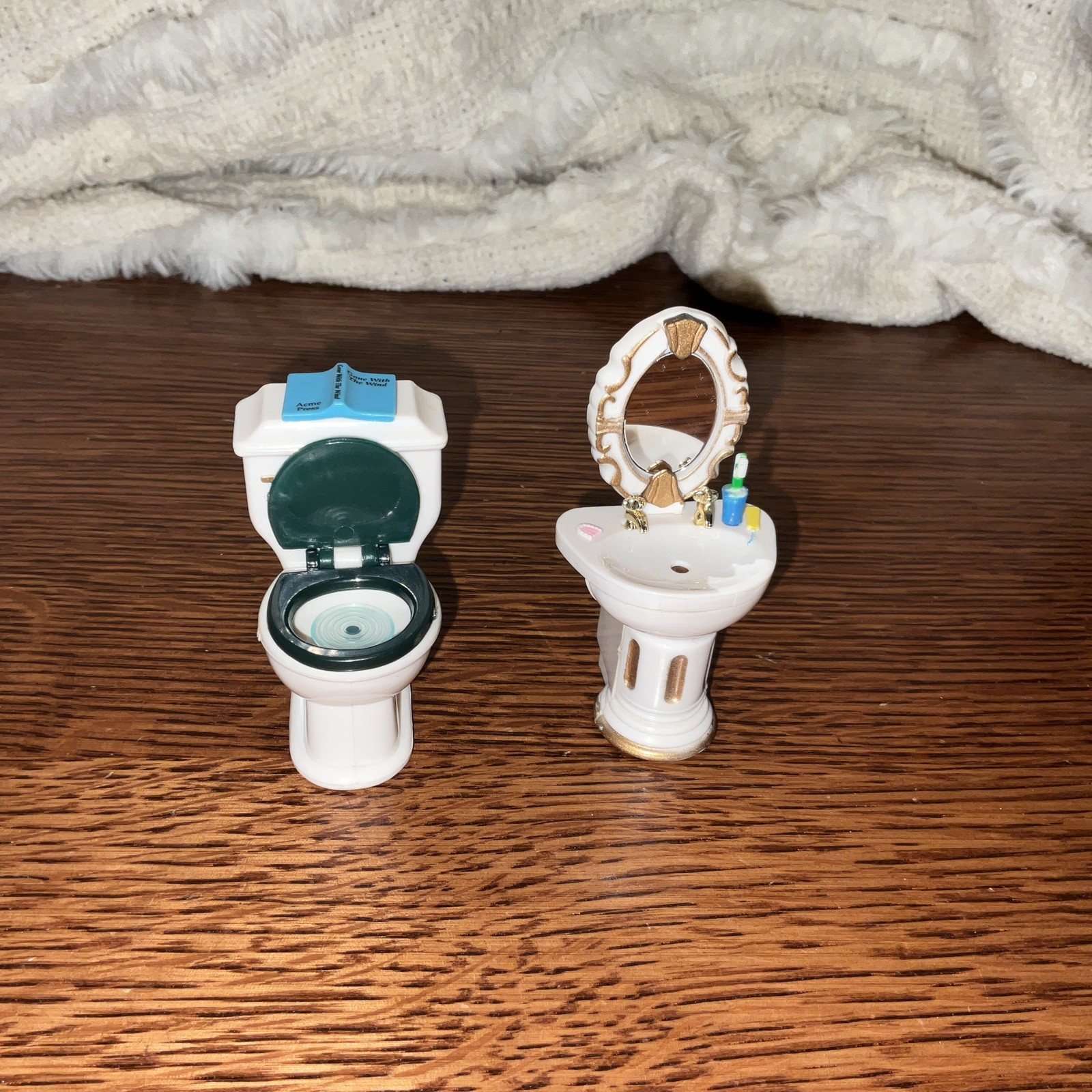 Vintage 1996 Acme Miniature Toilet Plastic & Sink Refrigerator Magnet Dollhouse