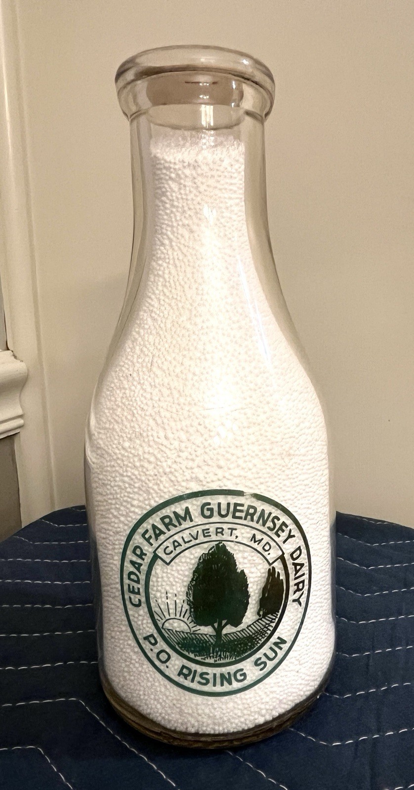 Cedar Farm Guernsey Dairy Calvert Maryland Milk Bottle TRPQ Quart Cecil MD