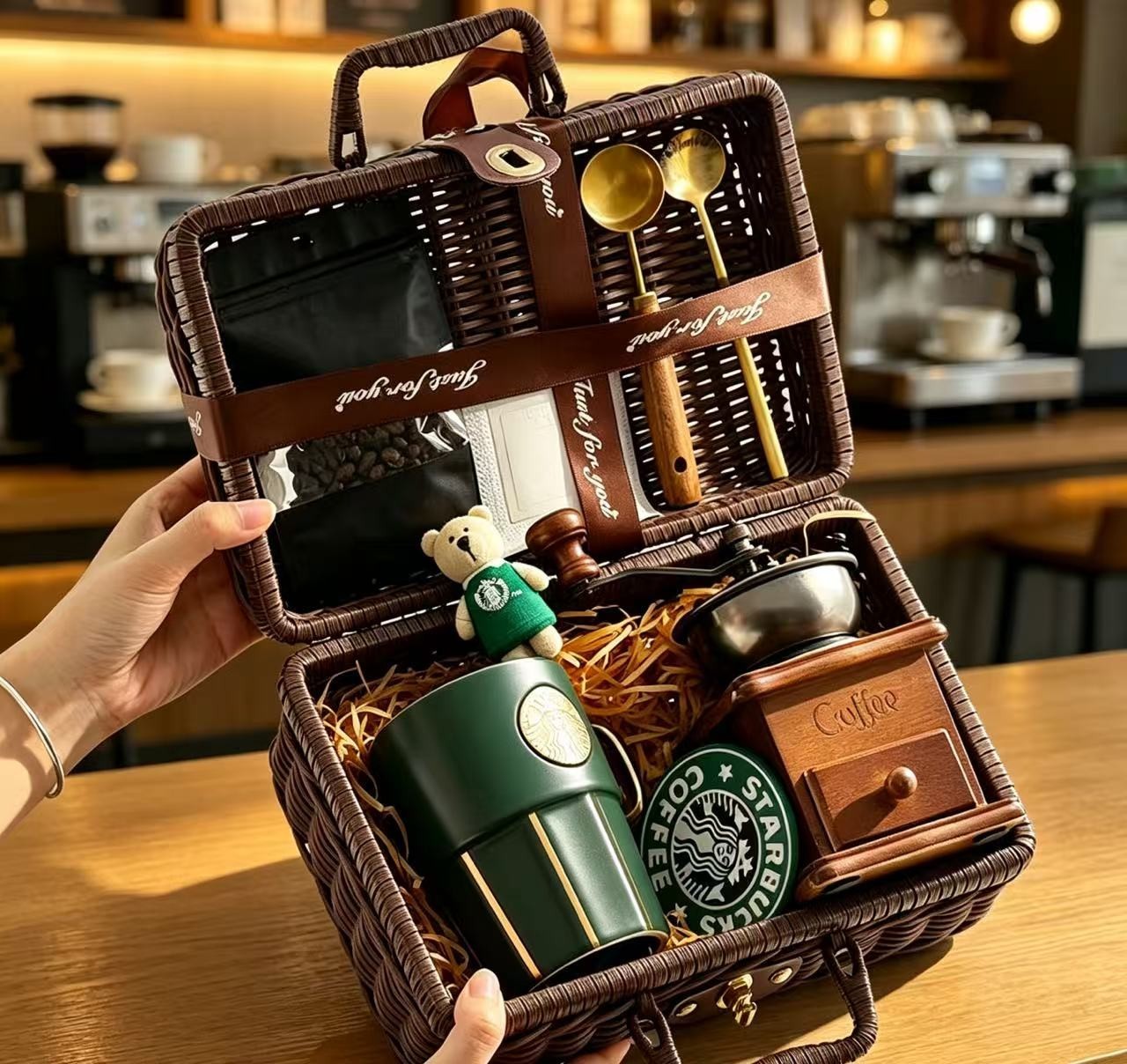 Starbucks Coffee Cup Gift Set Retro Wicker Handheld Box Coffee Lover Souvenir Starbucks Coffee Cup Gift Set Retro Wicker Handheld Box Coffee Lover Souvenir