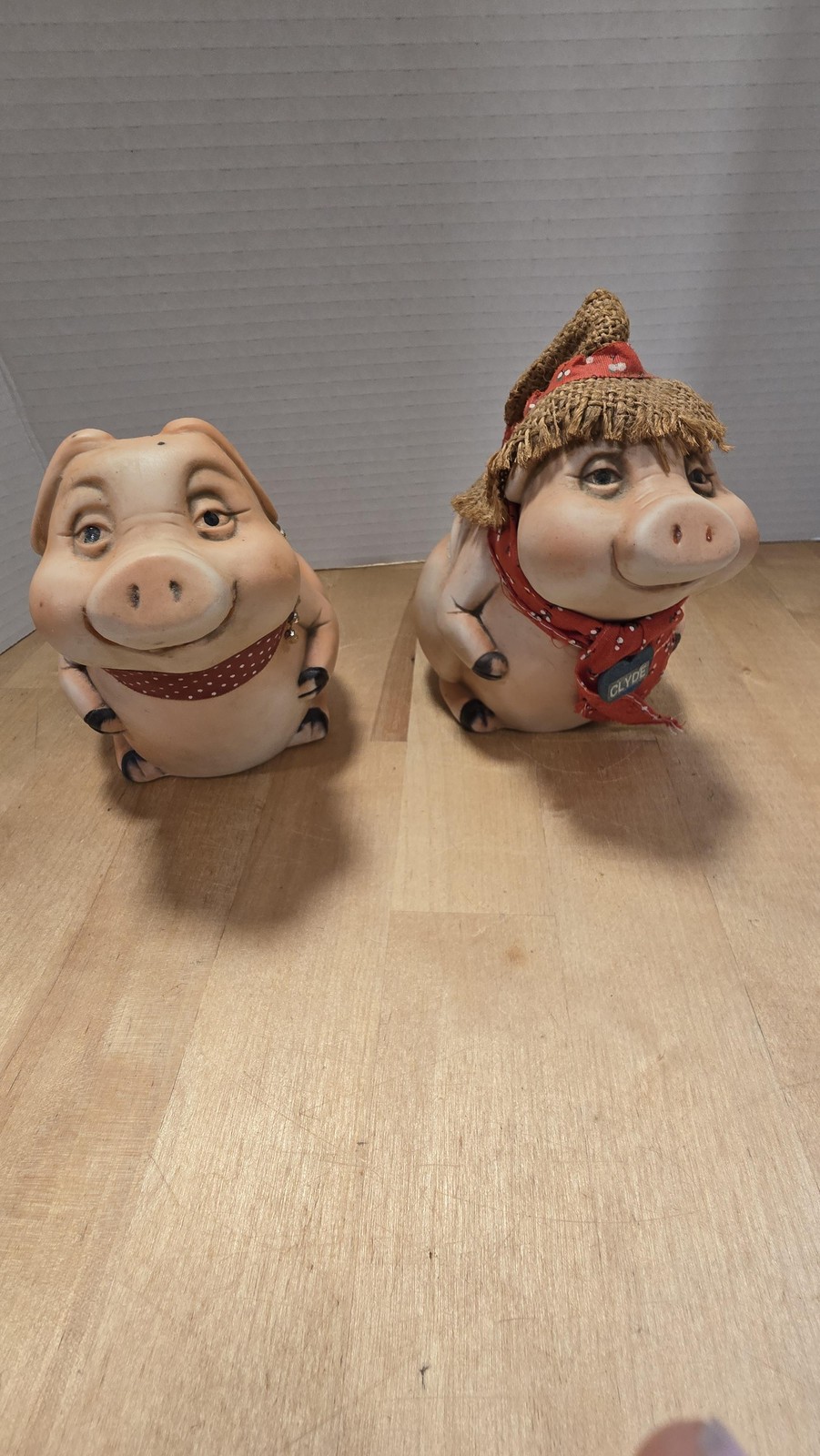 Vintage 1988 Trippies Inc Clyde Pig Couple Ceramic Figurine Set Farmhouse