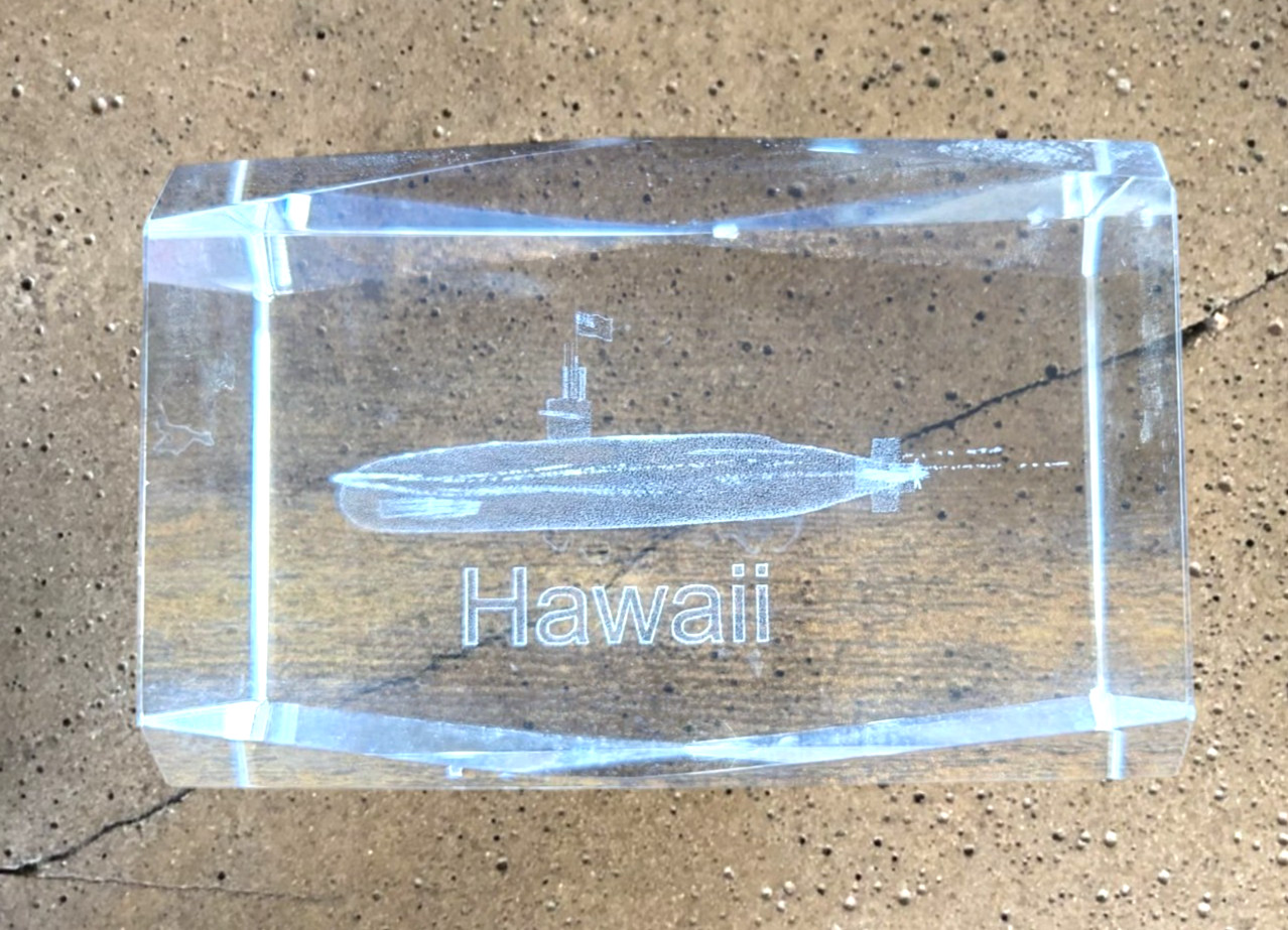 Hawaii 3D Laser Etched Crystal Glass Paperweight Submarine Souvenir