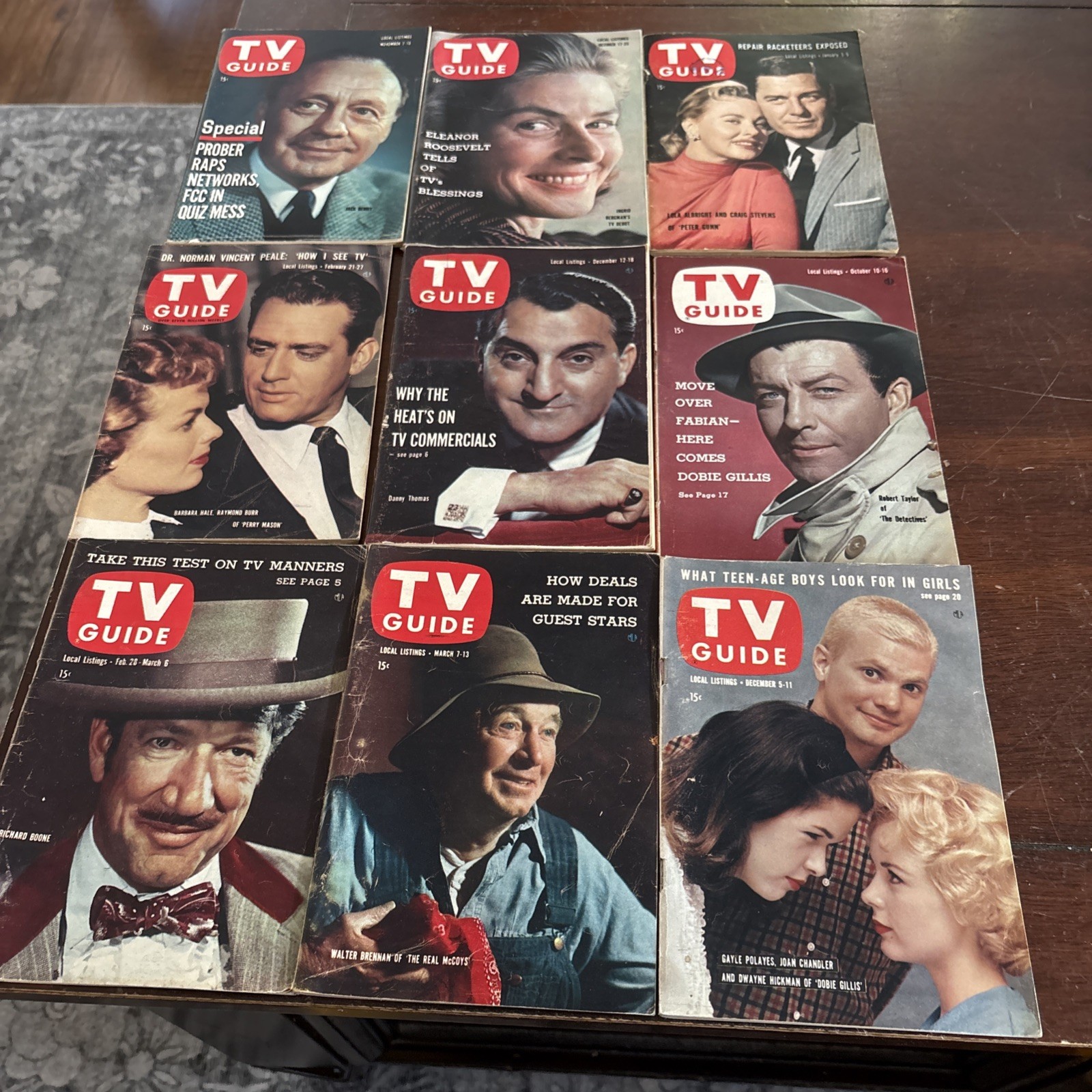 A Total Of 13 Vintage Tv Guides With No Mail Emblem All In Excellent Condition