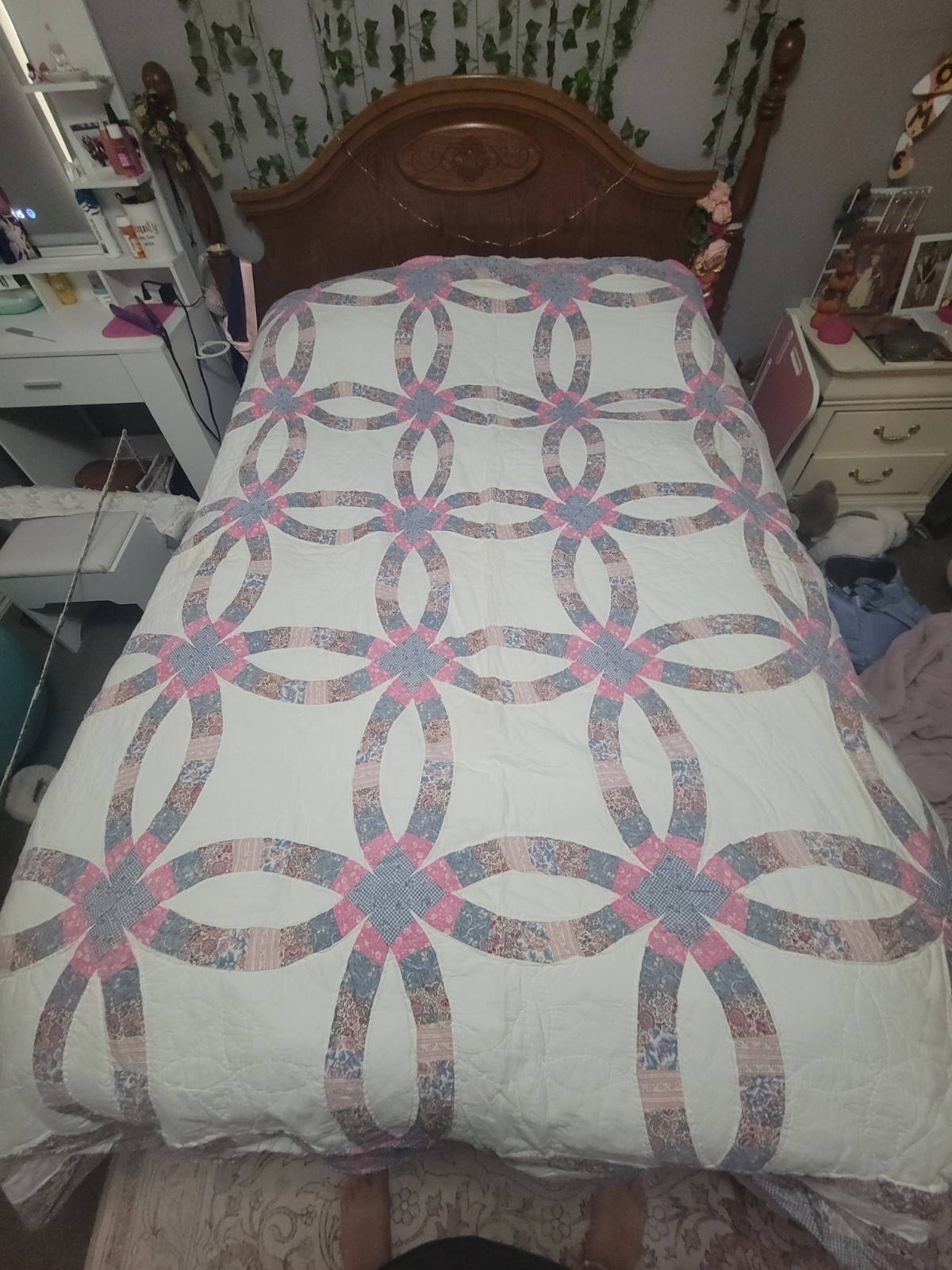 Vintage Double Wedding Ring Quilt  80\