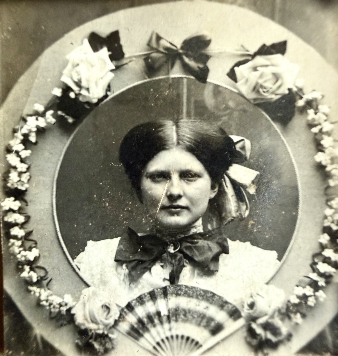 ATQ 1910s Photo Booth Pretty Girl Posing In Decorative Frame Penny Arcade