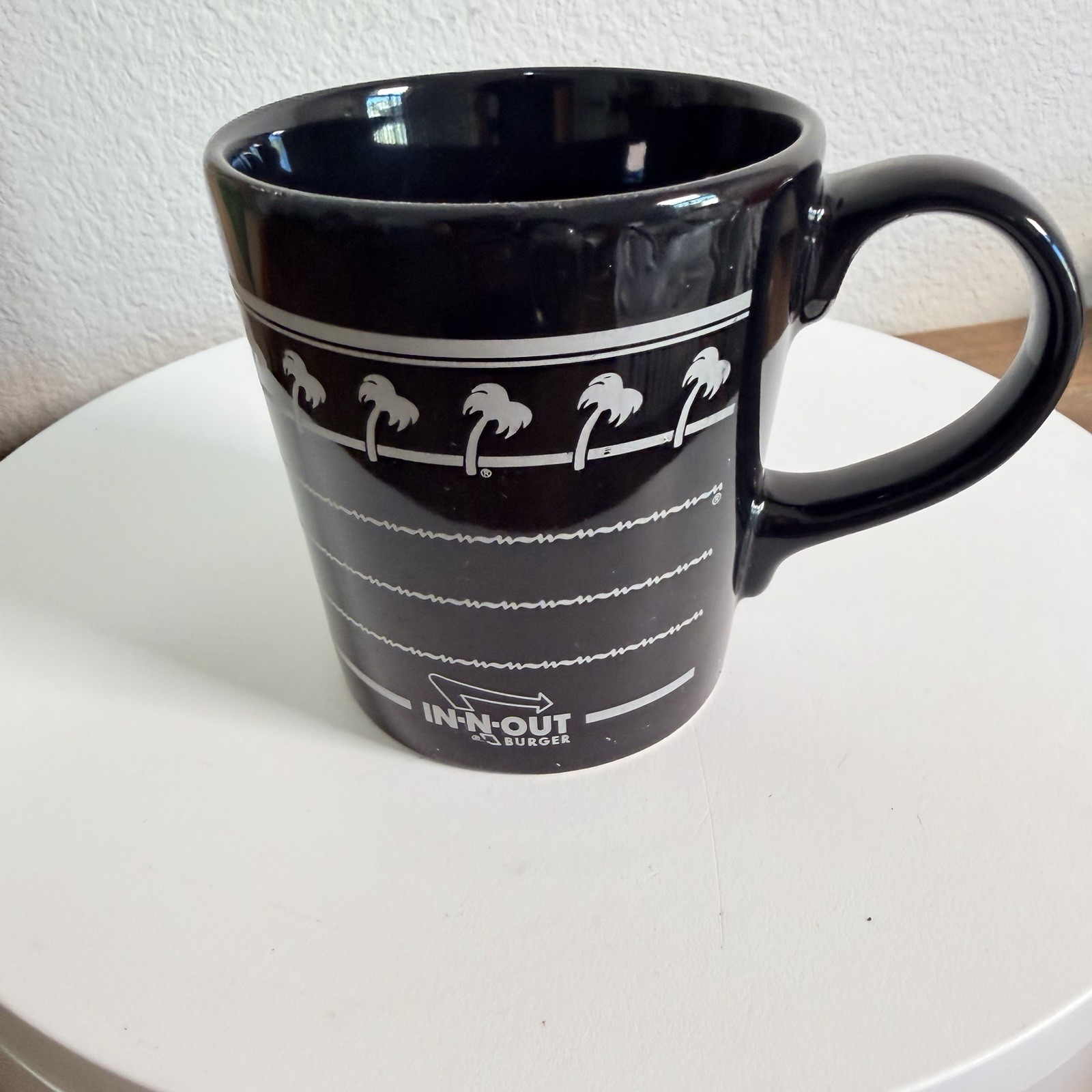 IN-N-OUT Burger Coffee Mug Cup Black & White Logo w/Palm Trees