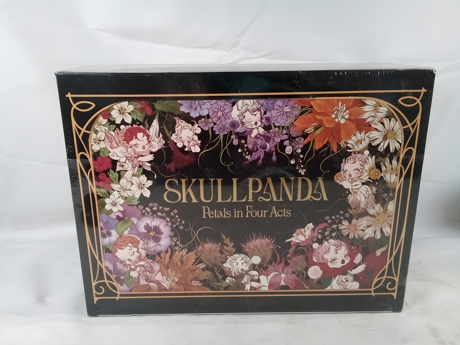 POP MART SKULLPANDA Petals in Four Acts Series Figures 12 Blind Boxes
