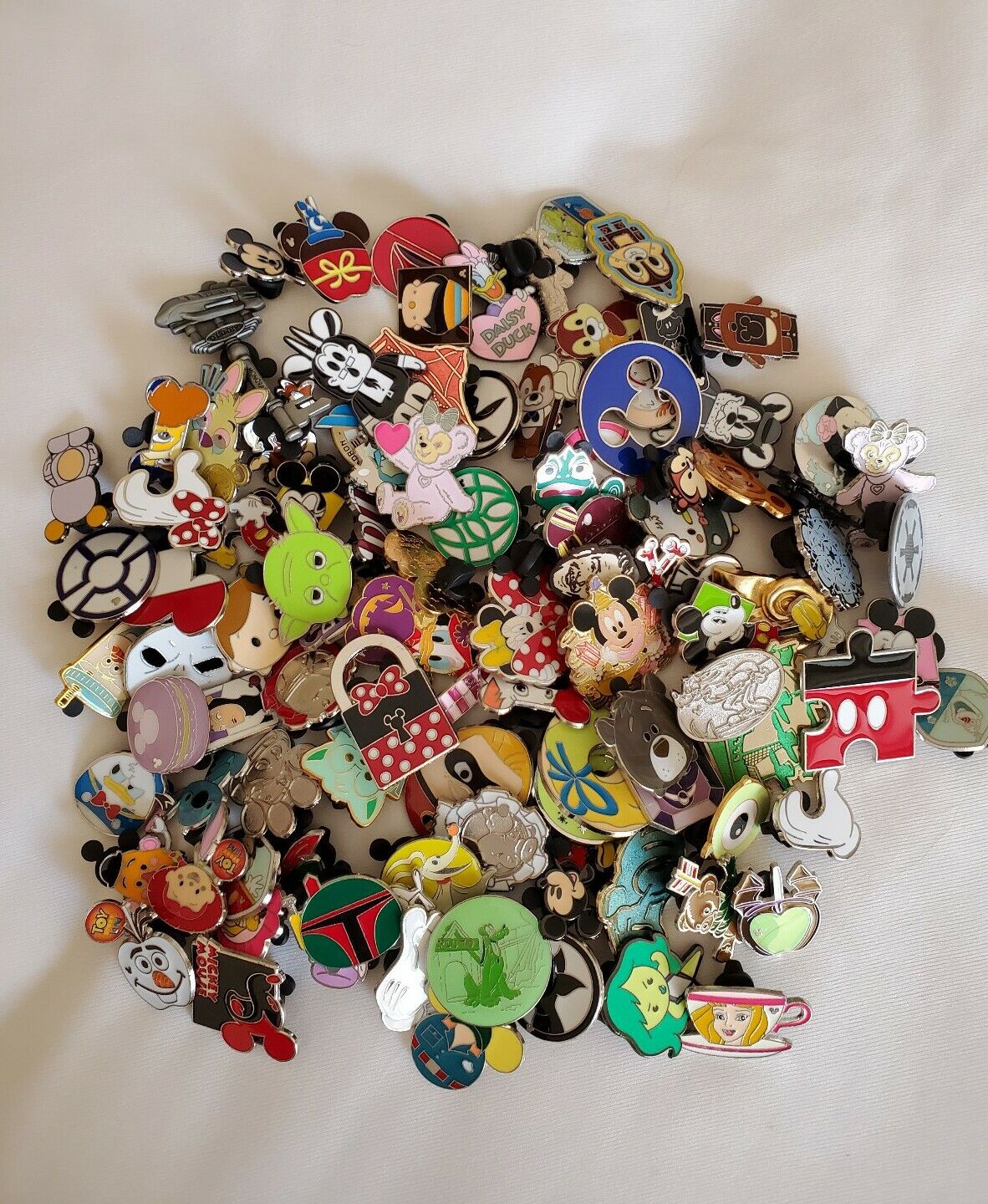 DISNEY TRADING PINS 50 LOT NO DOUBLES, HIDDEN MICKEY  Up to 500 Unique