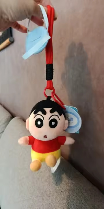 Crayon Shin-chan plush keychain - with backpack - back view tag - New