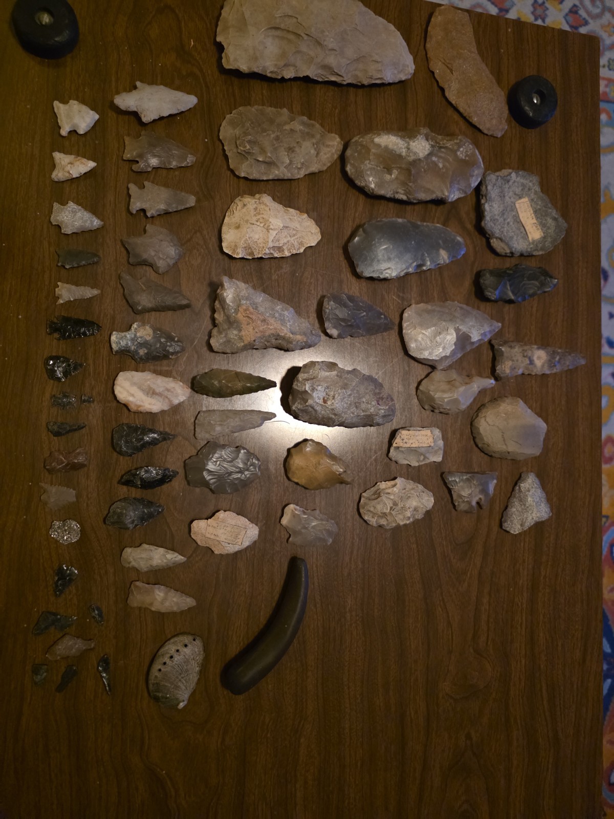 Large Lot Of Native American Arrow Heads and artifacts 