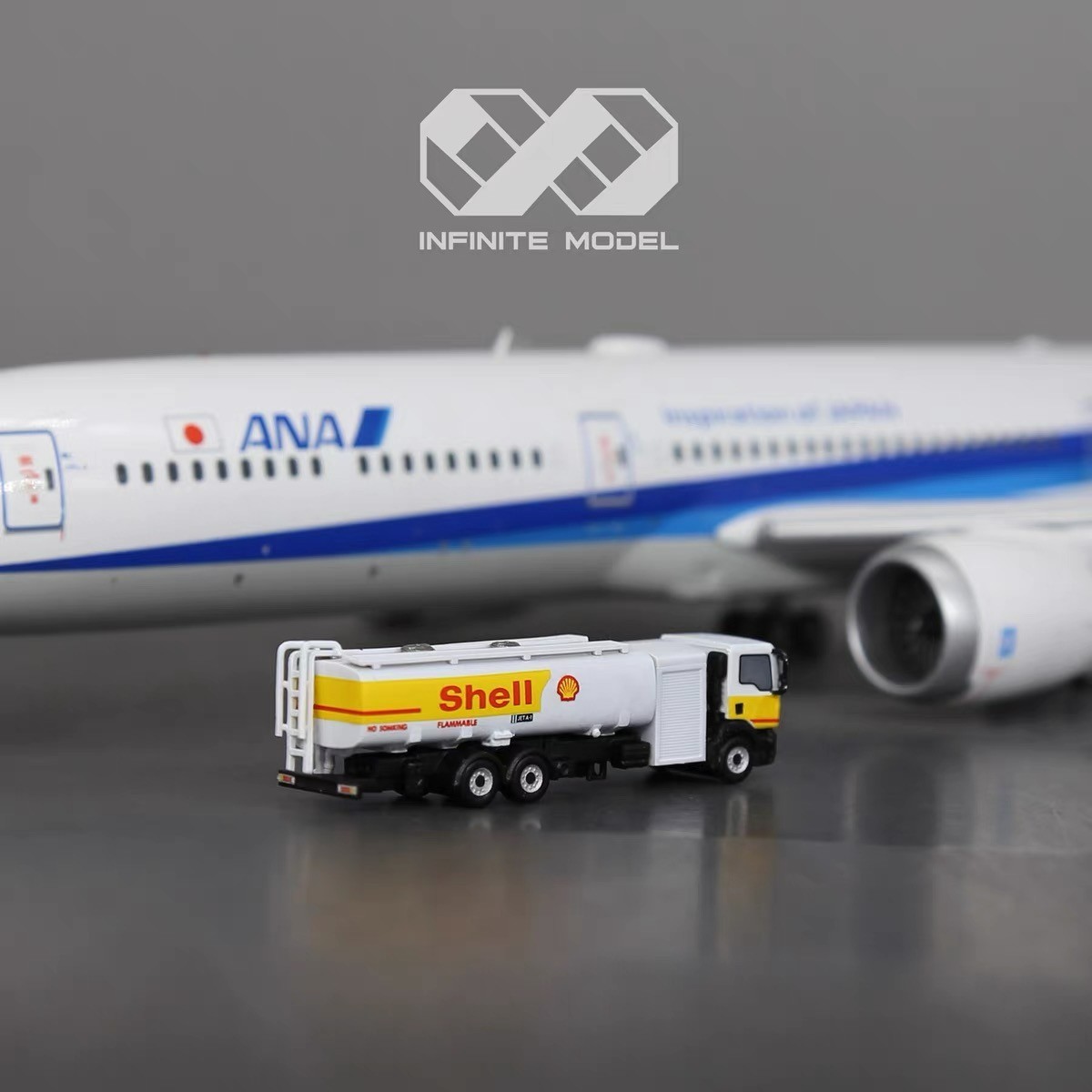 1:200/144 scale Infinite single-axle fuel tanker truck airport GSE model
