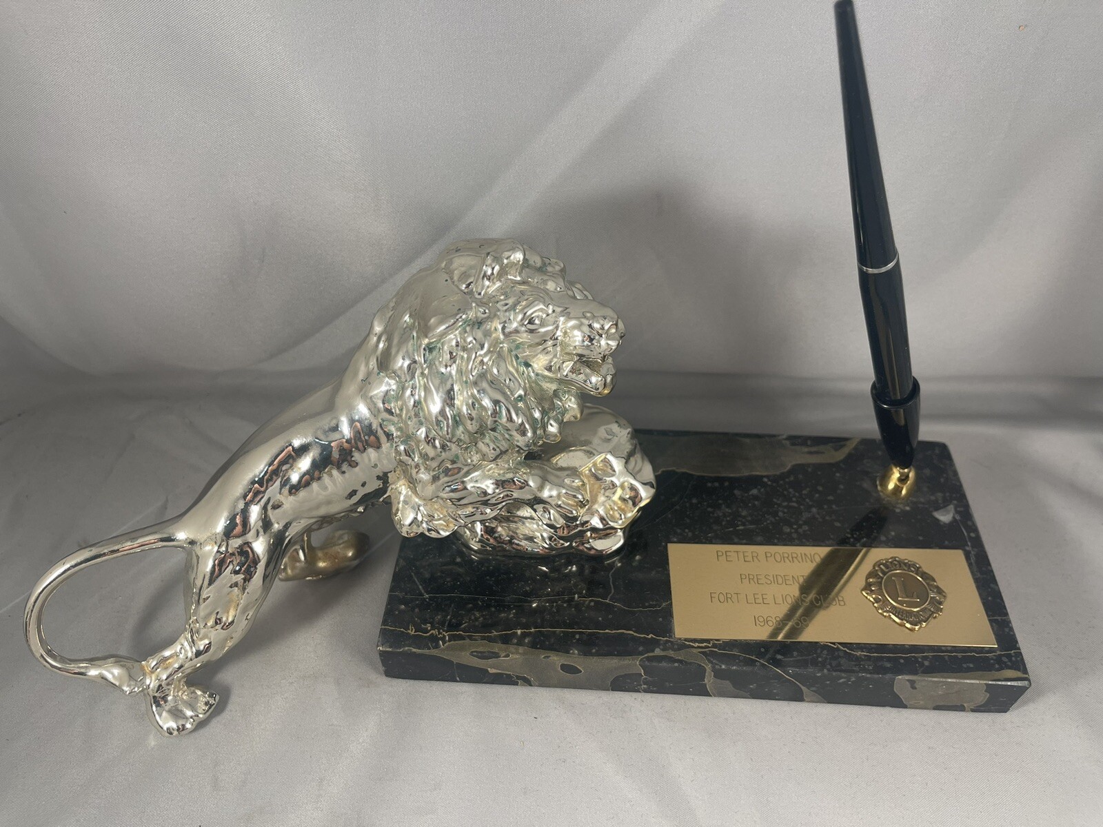 Vintage 1968 Lions International Fort Lee NJ Black Marble Lion Desk Fountain Pen