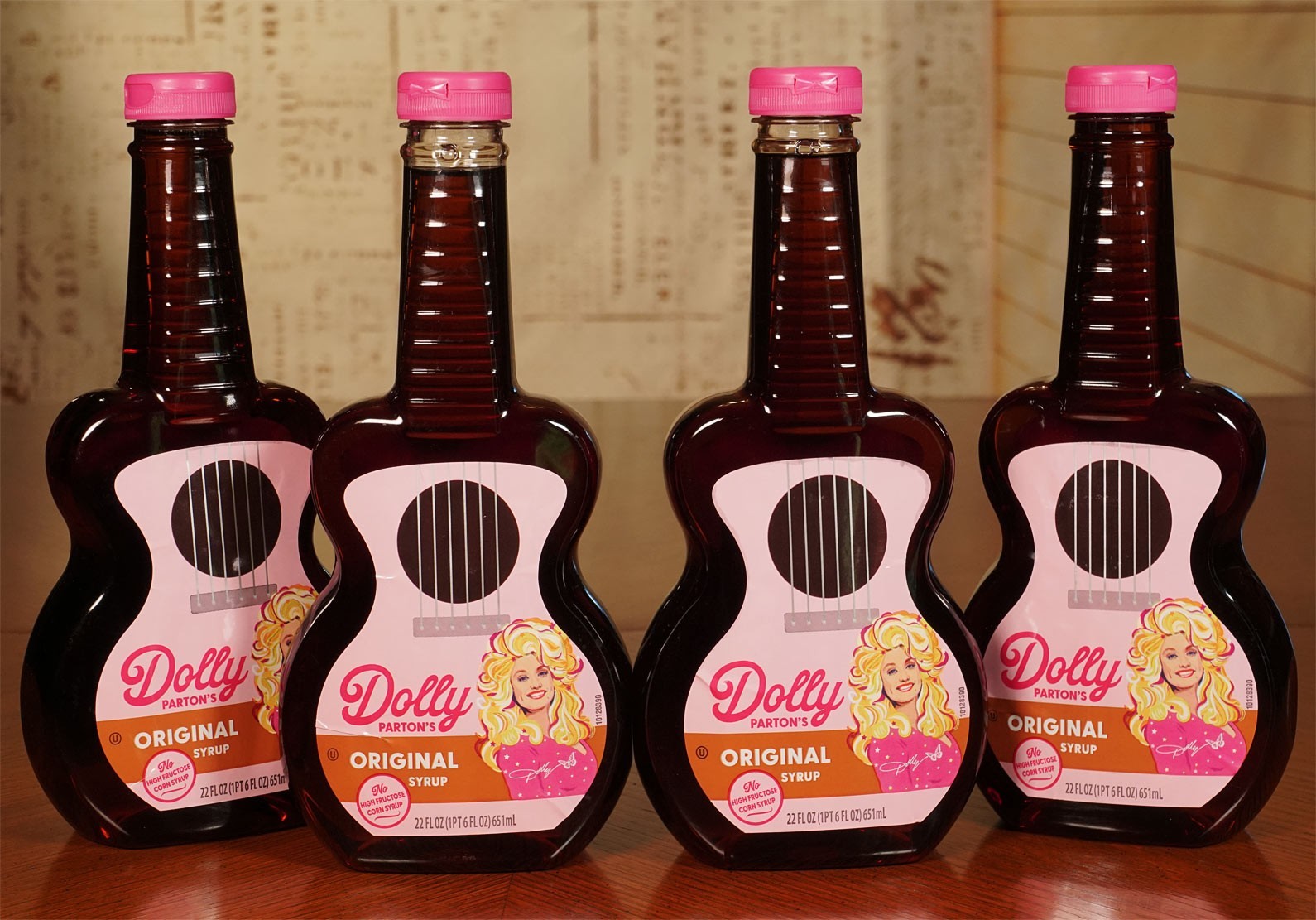 (04) DOLLY PARTON Pancake Syrup GUITAR Shaped Plastic Bottles Full Sealed 22oz