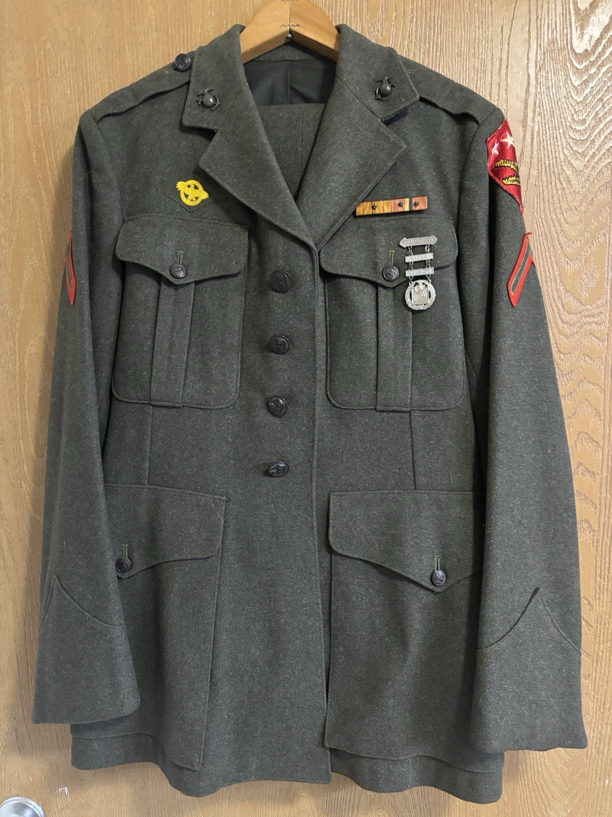 WW2 USMC Rare Named Service Dress Uniform 5TH AC Leyte Gulf