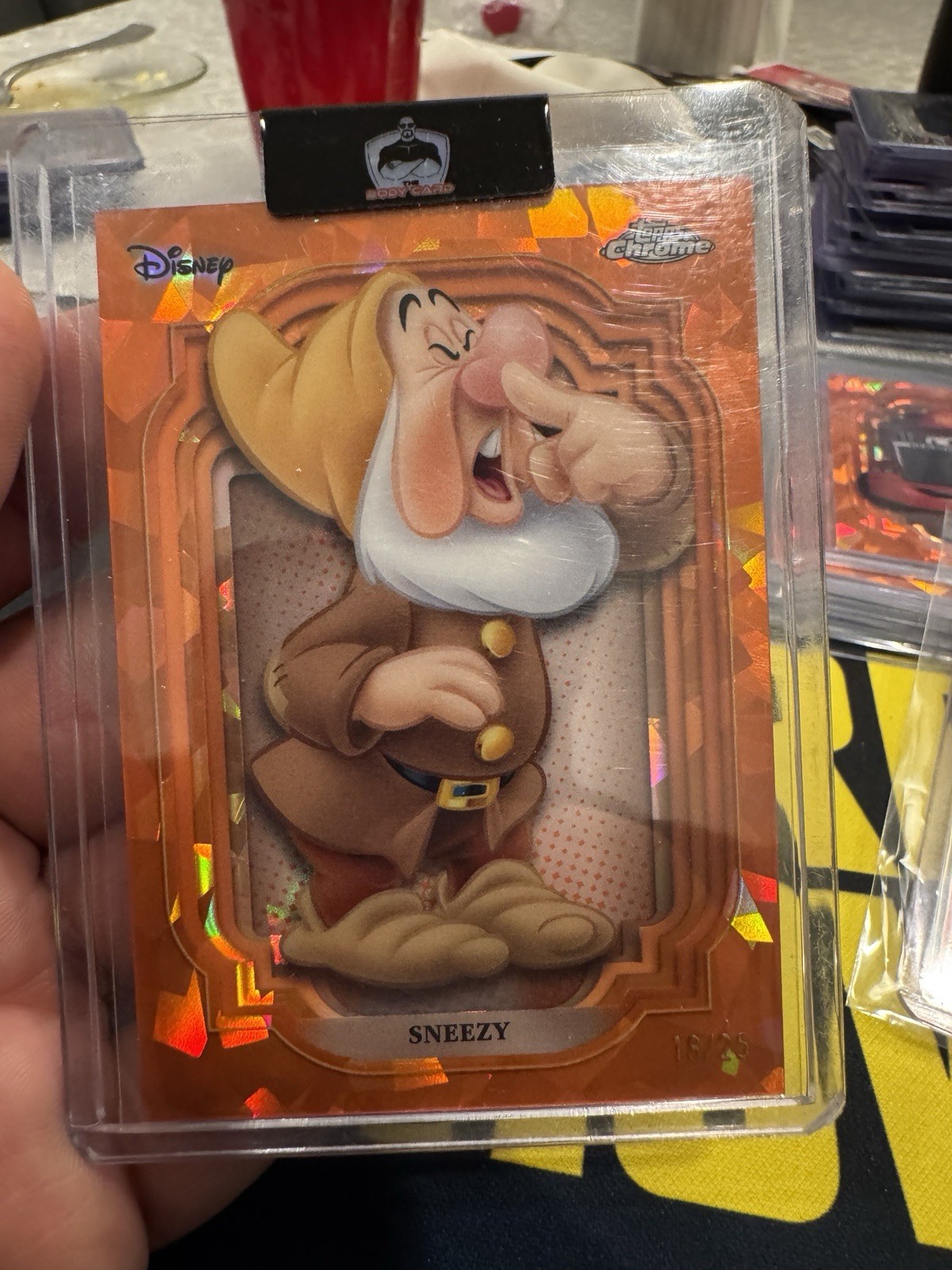 2024 TOPPS CHROME DISNEY SAPPHIRE #11 SNEEZY ORANGE /25 Snow White
