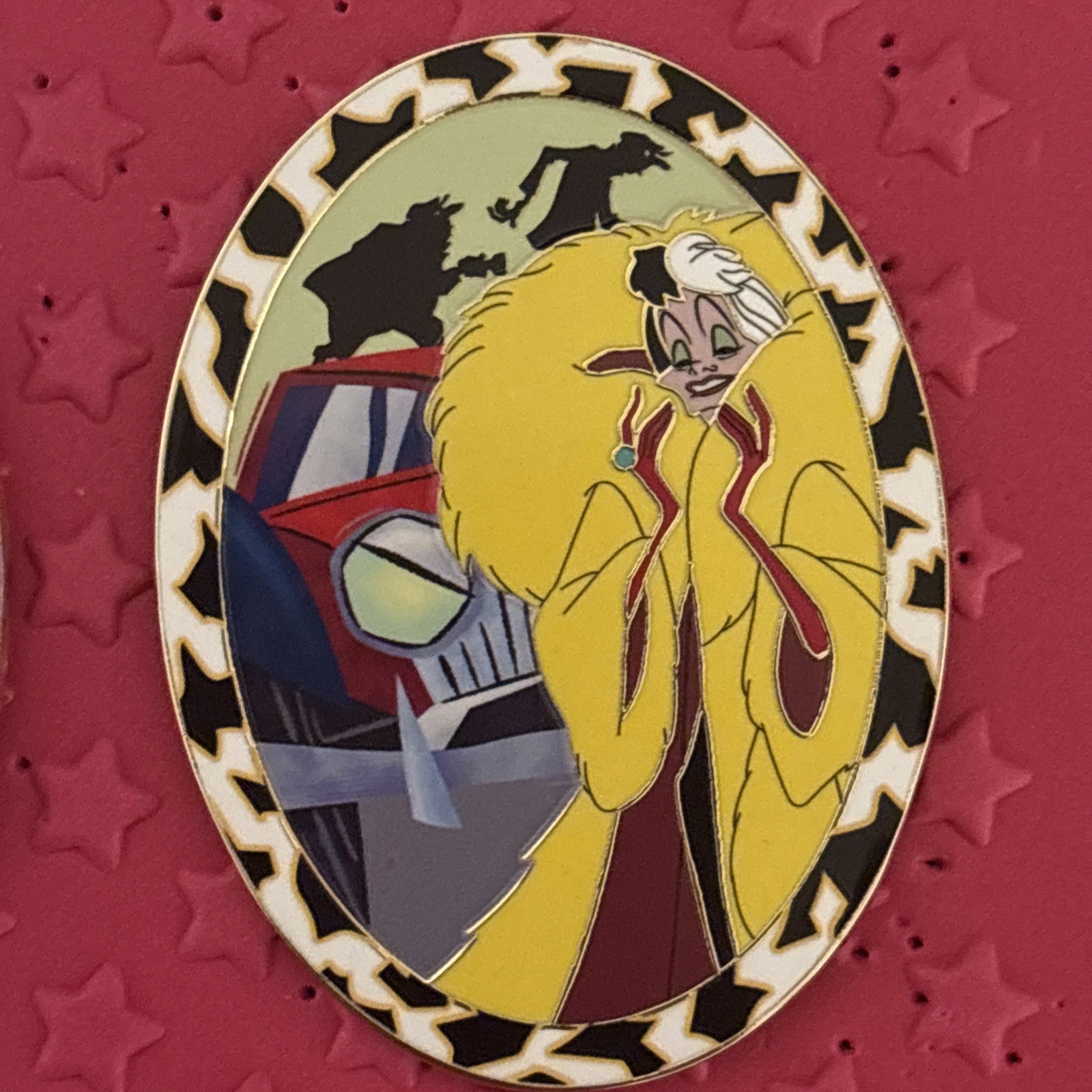 Disney Villains And Henchman Cruella De Vil Pin PALM Pink Ala Mode