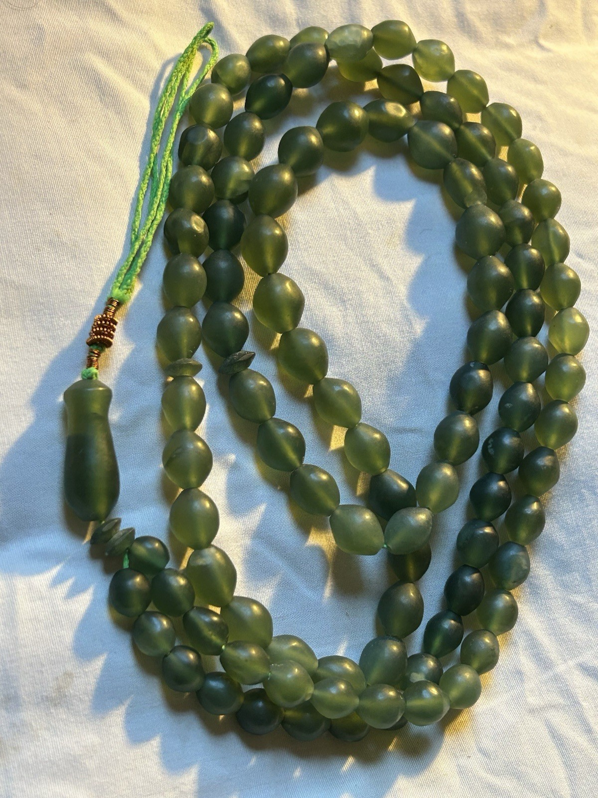 MAGNIFICENT ISLAMIC SHAH MAGHSOUD 99 GRADUATED LARGE GREEN PRAYER BEADS 15O GR