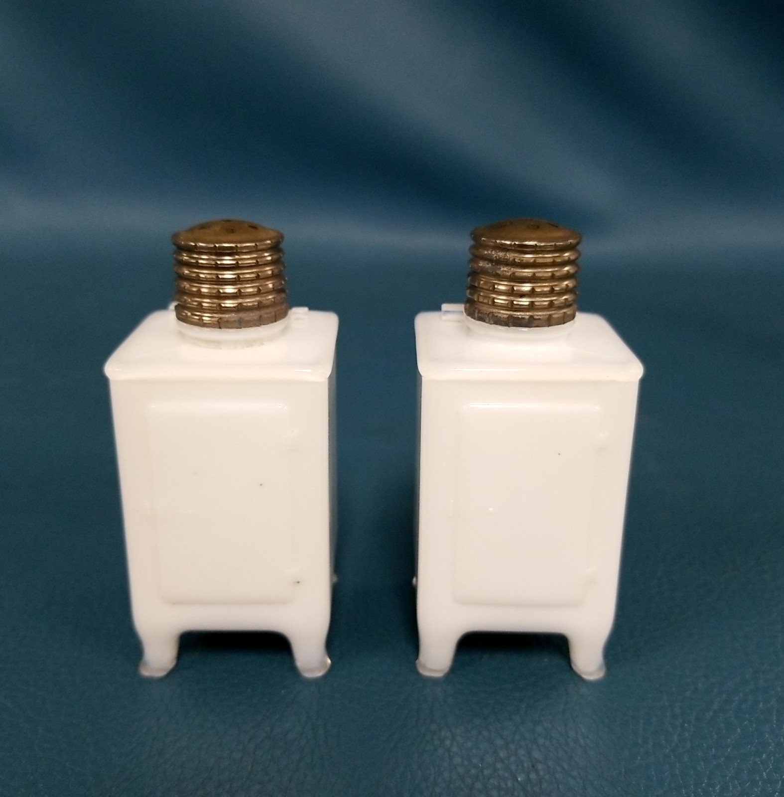 VTG MCM White Milk Glass Square Fridge Ice Box S&P Shakers GE Labels Missing