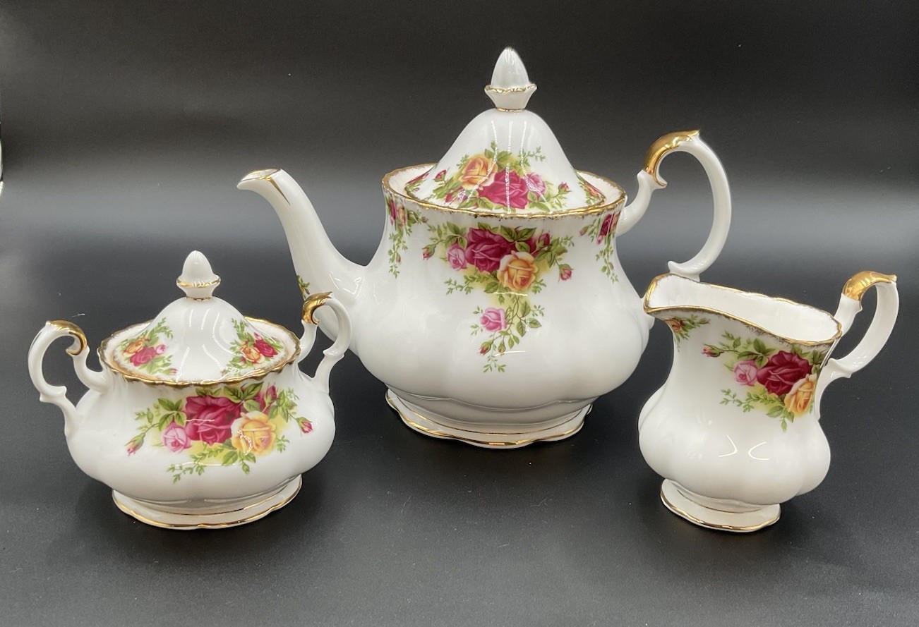 Tea Set LARGE Royal Albert 1962 Old Country Roses 🌹 Teapot Creamer Sugar Bowl