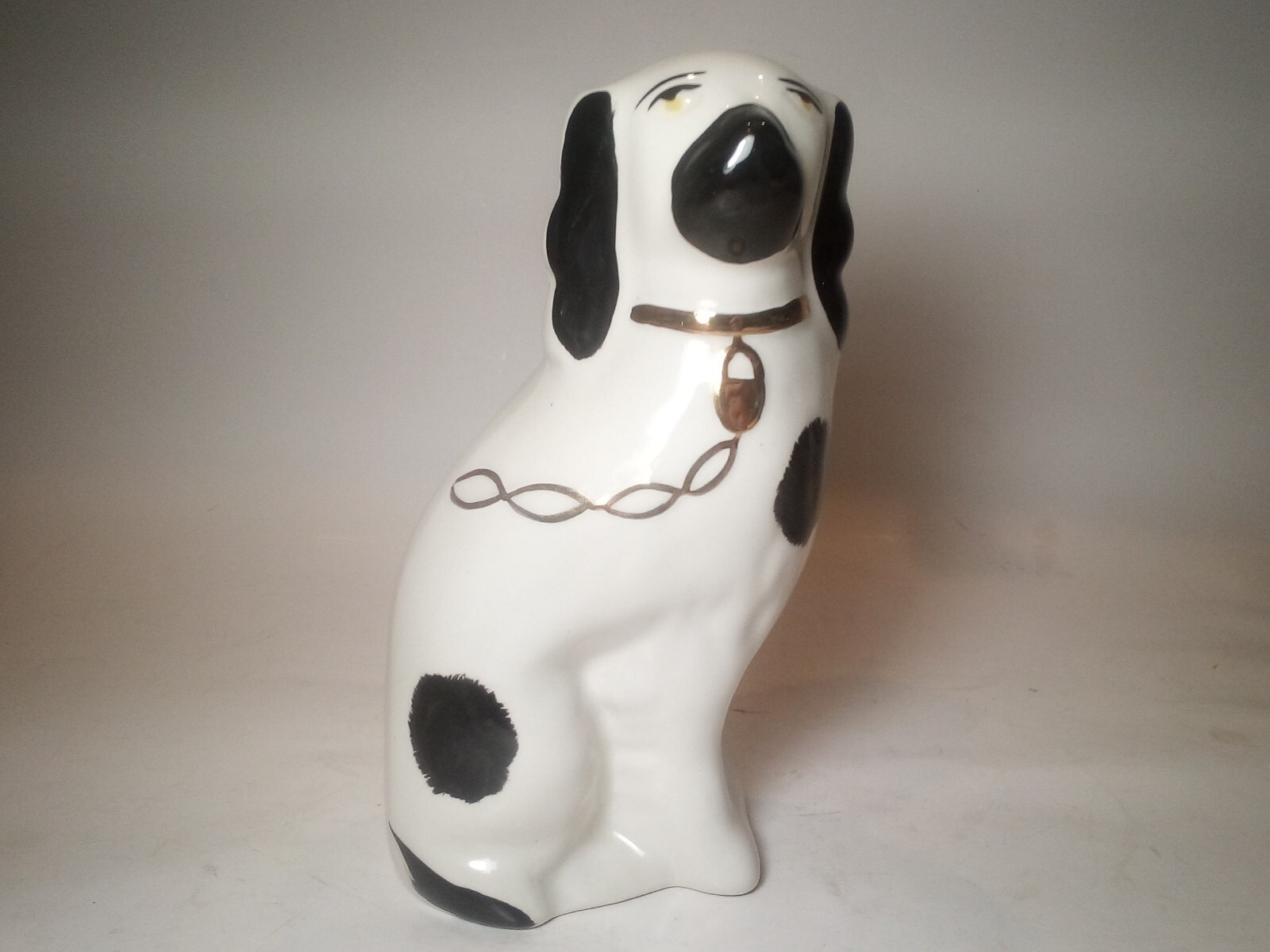 Arthur Wood England Spaniel White & Black Mantle Dog Figurine 5.5\