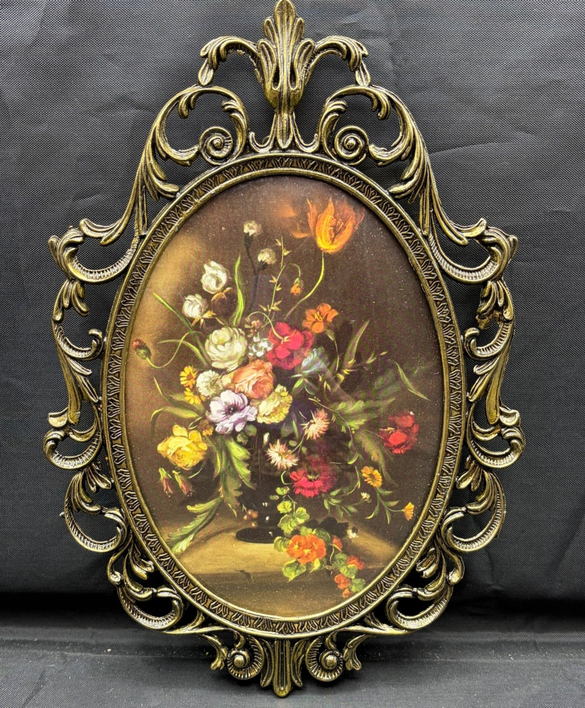 Vtg Italian Oval Brass ornate Metal framed Flower Print Convex Glass 10X7\