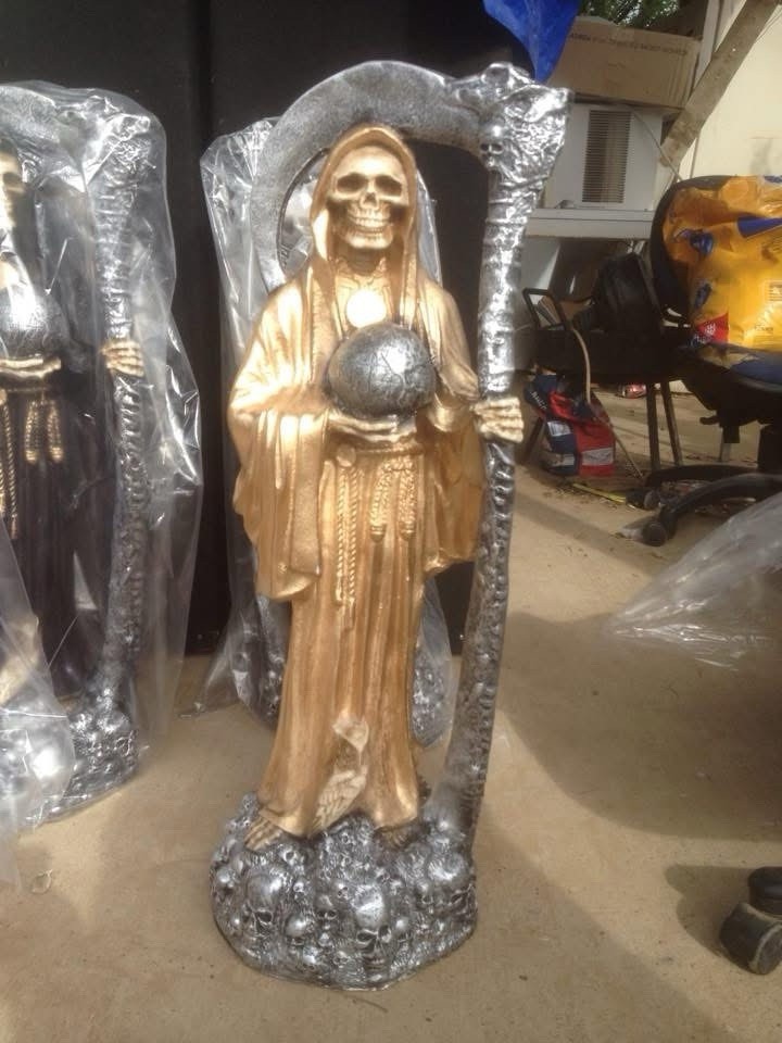 Santa Muerte Color Dorada  , Nueva, Casi 3 Pies De Alto