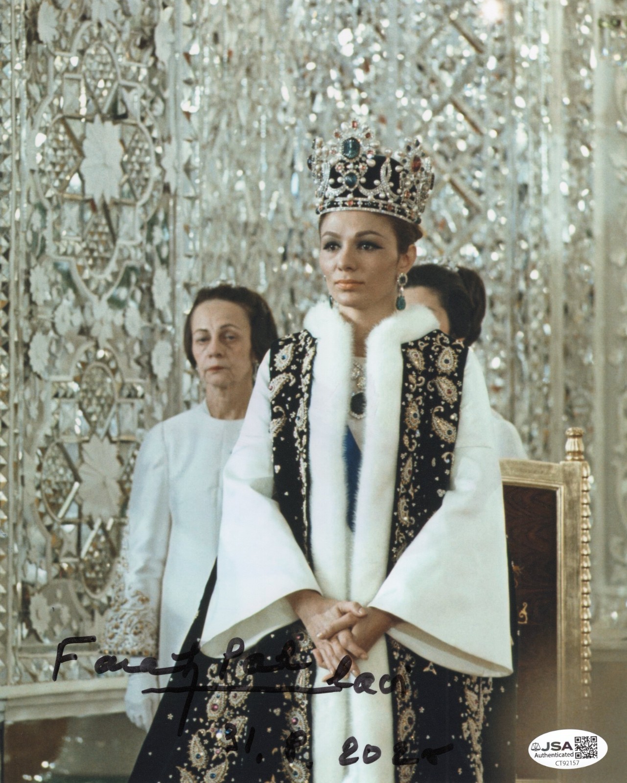 Farah Pahlavi signed Queen of Iran autographed 8x10 photo JSA COA