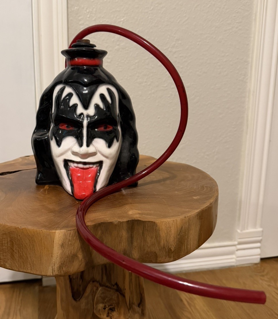 Very Rare KISS Gene Simmons Tongue Collector’s Water Pipe Bong