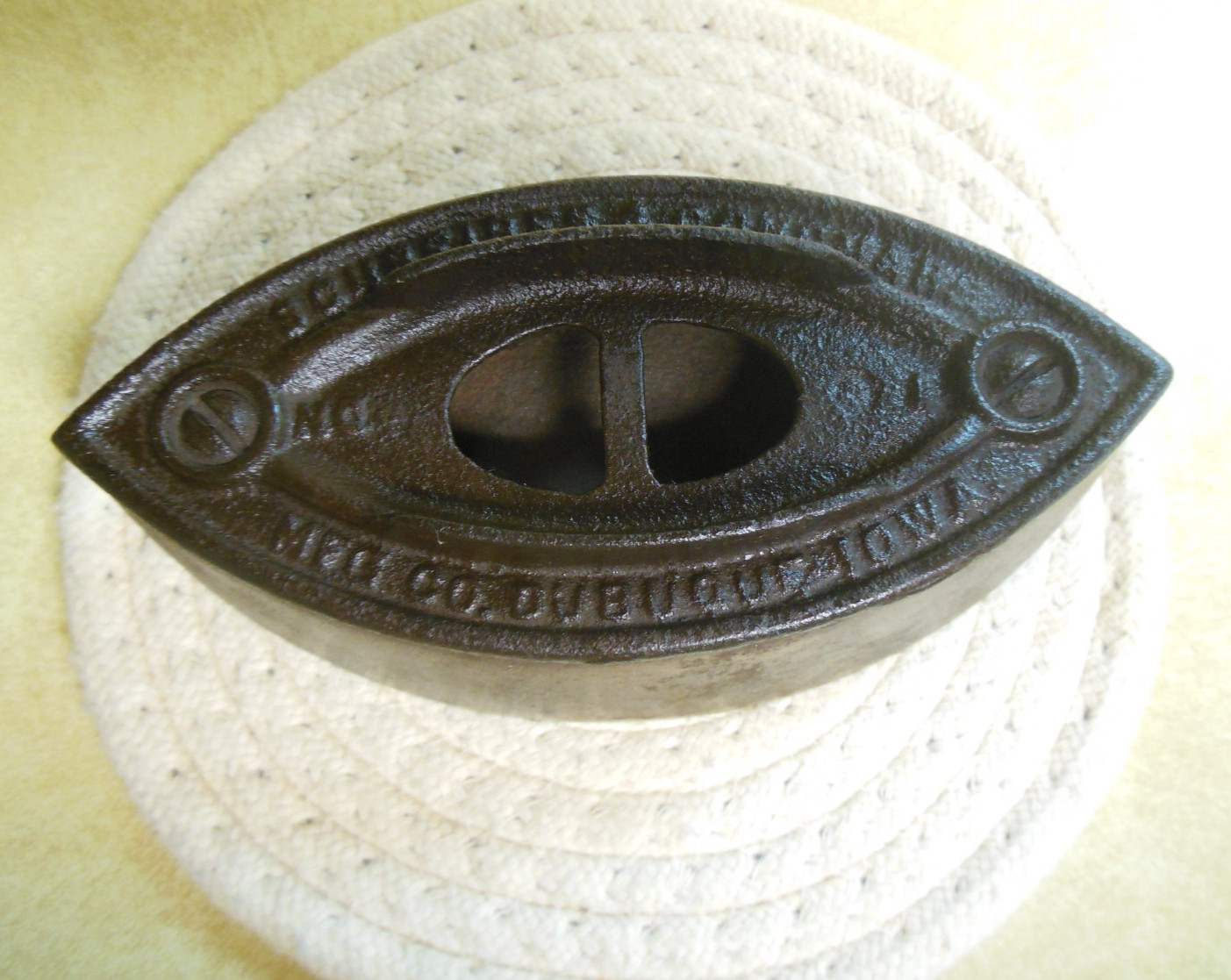 Antique Schreiber & Conchar Mfg Co. Sad Iron No. 1 - Made in Dubuque, Iowa