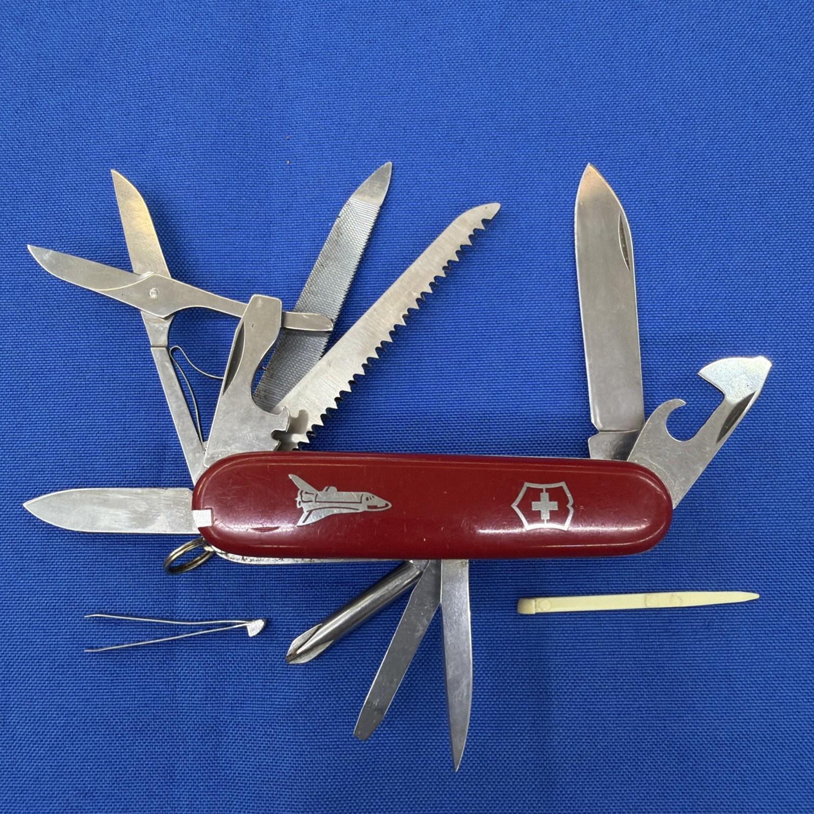 Rare Victorinox Space Shuttle Swiss Army Knife Officier Suisse Red