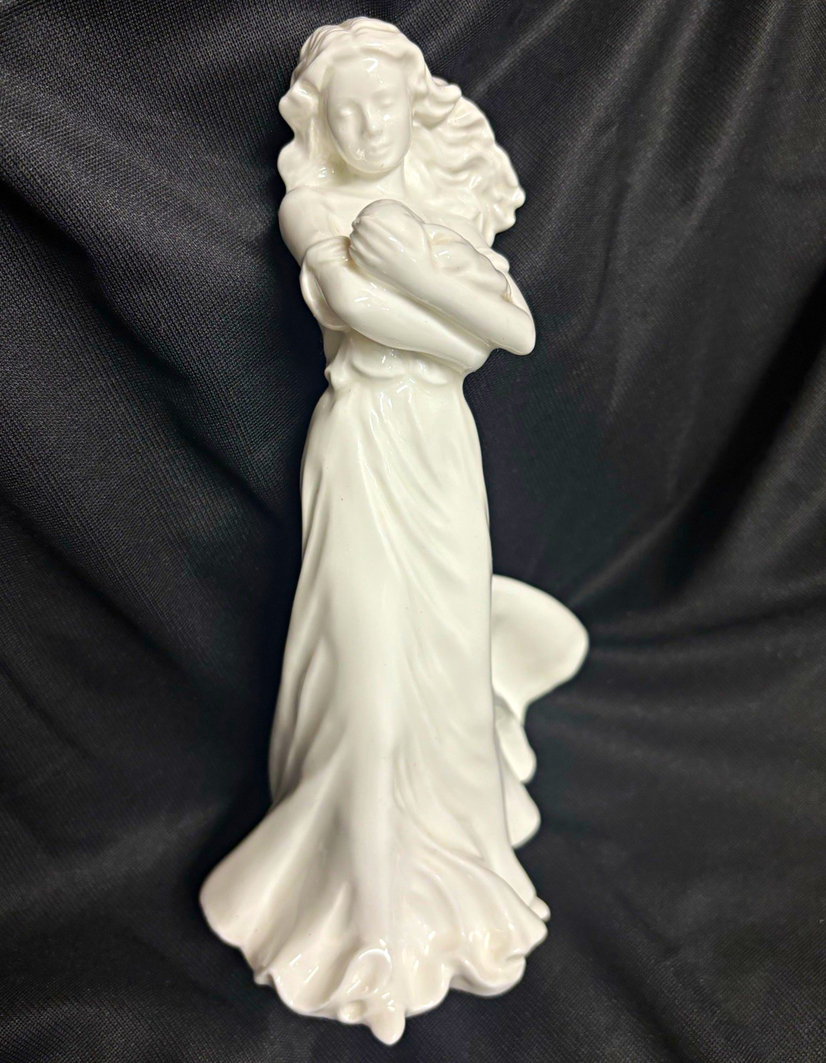 Royal Doulton Figurine 'A Love So Tender' HN4016 Limited Edition