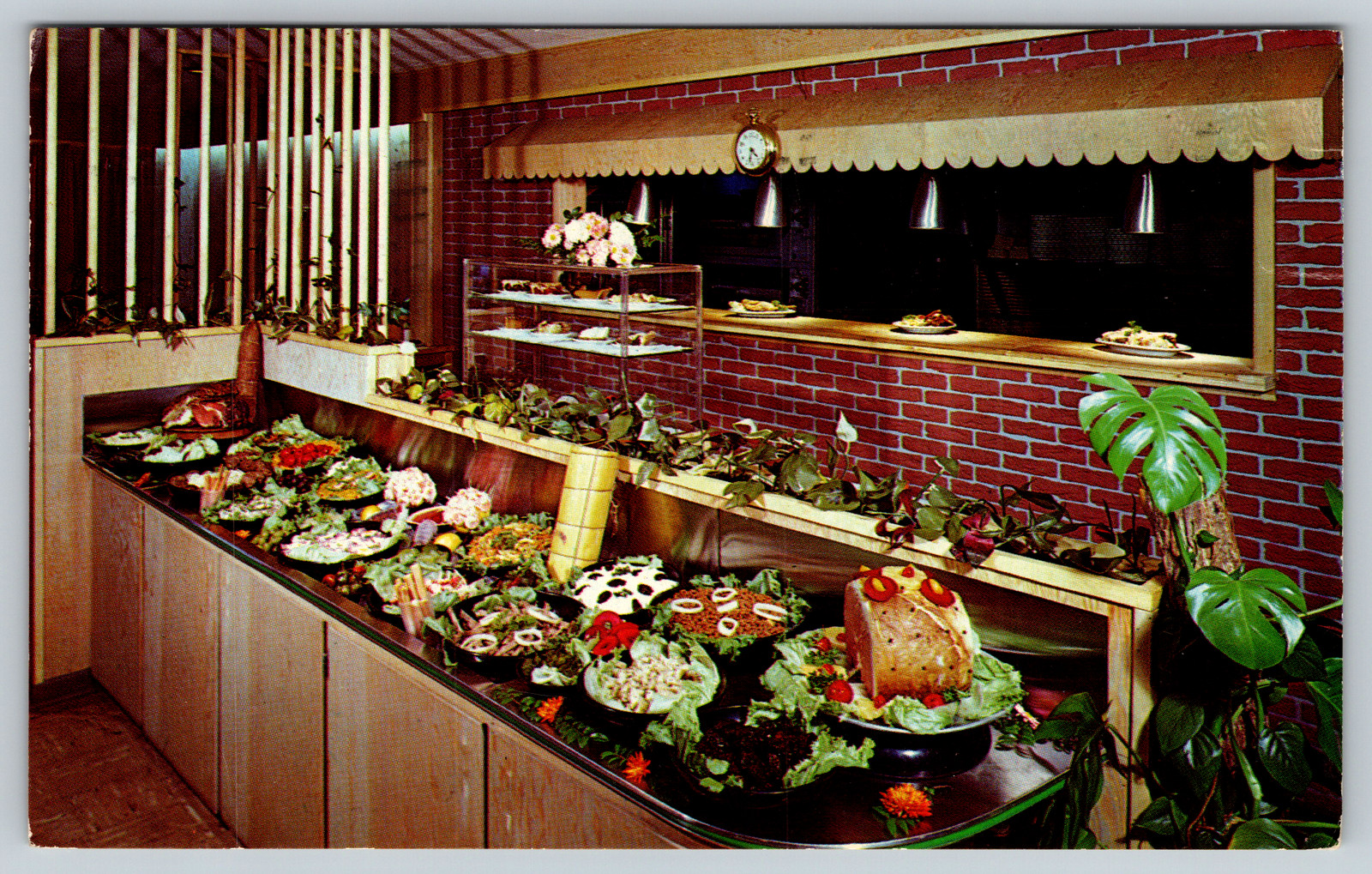 c1960s Fabulous Gourmet Table Saugatuck Michigan Hotel Coral Vintage Postcard