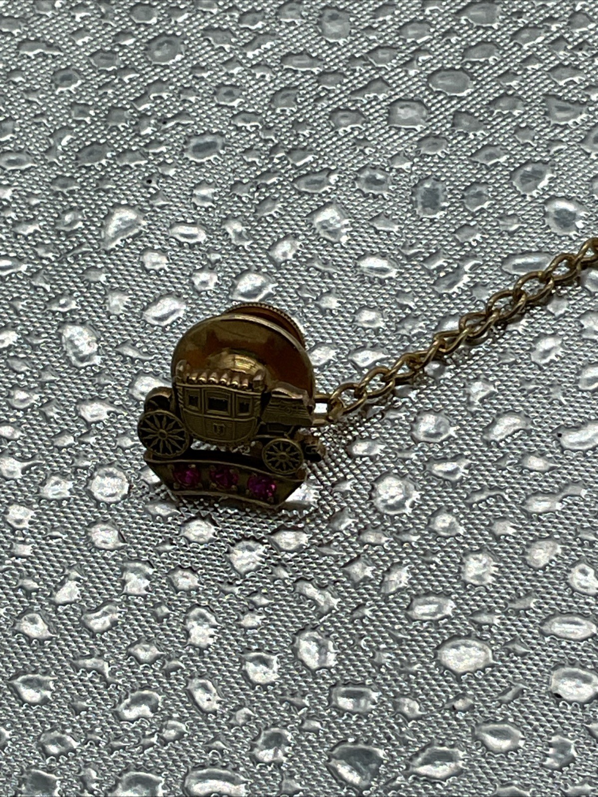 Vintage Fisher Body GM General Motors Auto USA 10K Gold Ruby Service Award Pin