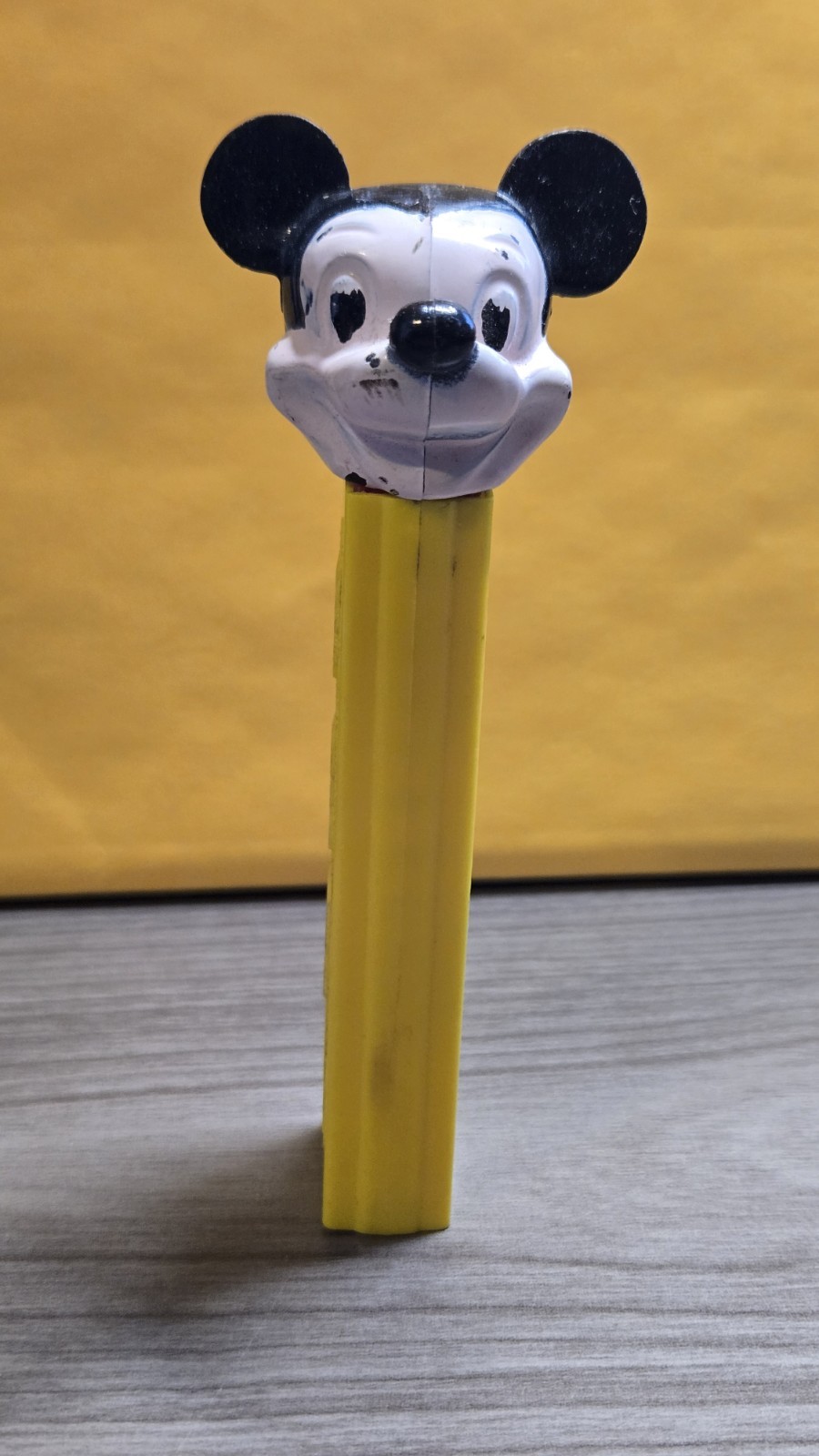 Vintage Mickey Mouse PEZ Dispenser Pat. 2.620.061 Yellow Plastic Made in Austria