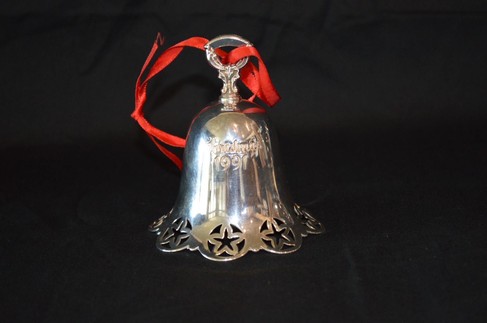 Towle Silversmiths Christmas 1991 Silverplate Bell Ornament Star Cutout Red Ribb